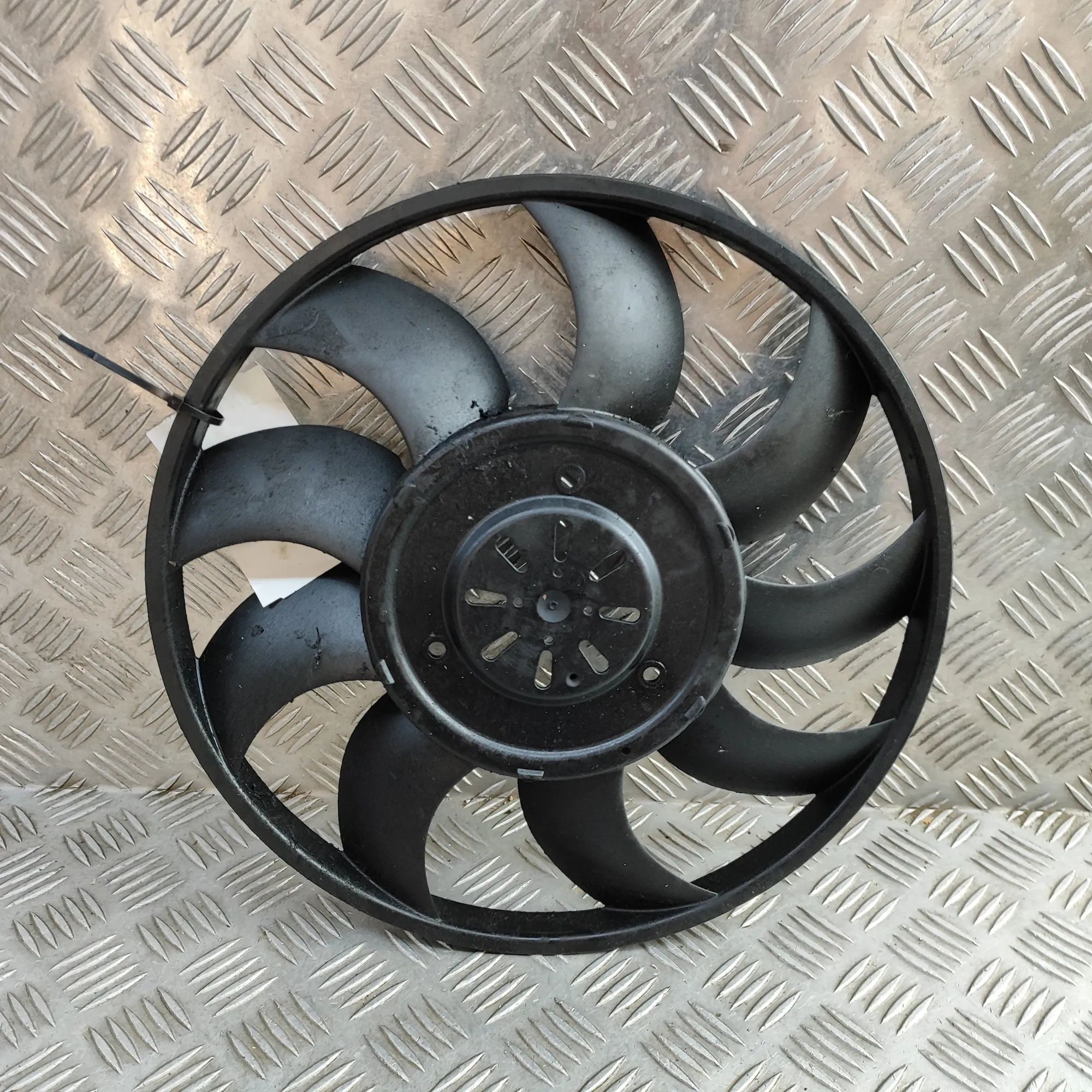 Audi Q5 (8R) Engine Cooling Fan Engine Cooling Fan — AUDI Q5 (8R) (2008-2017) —...