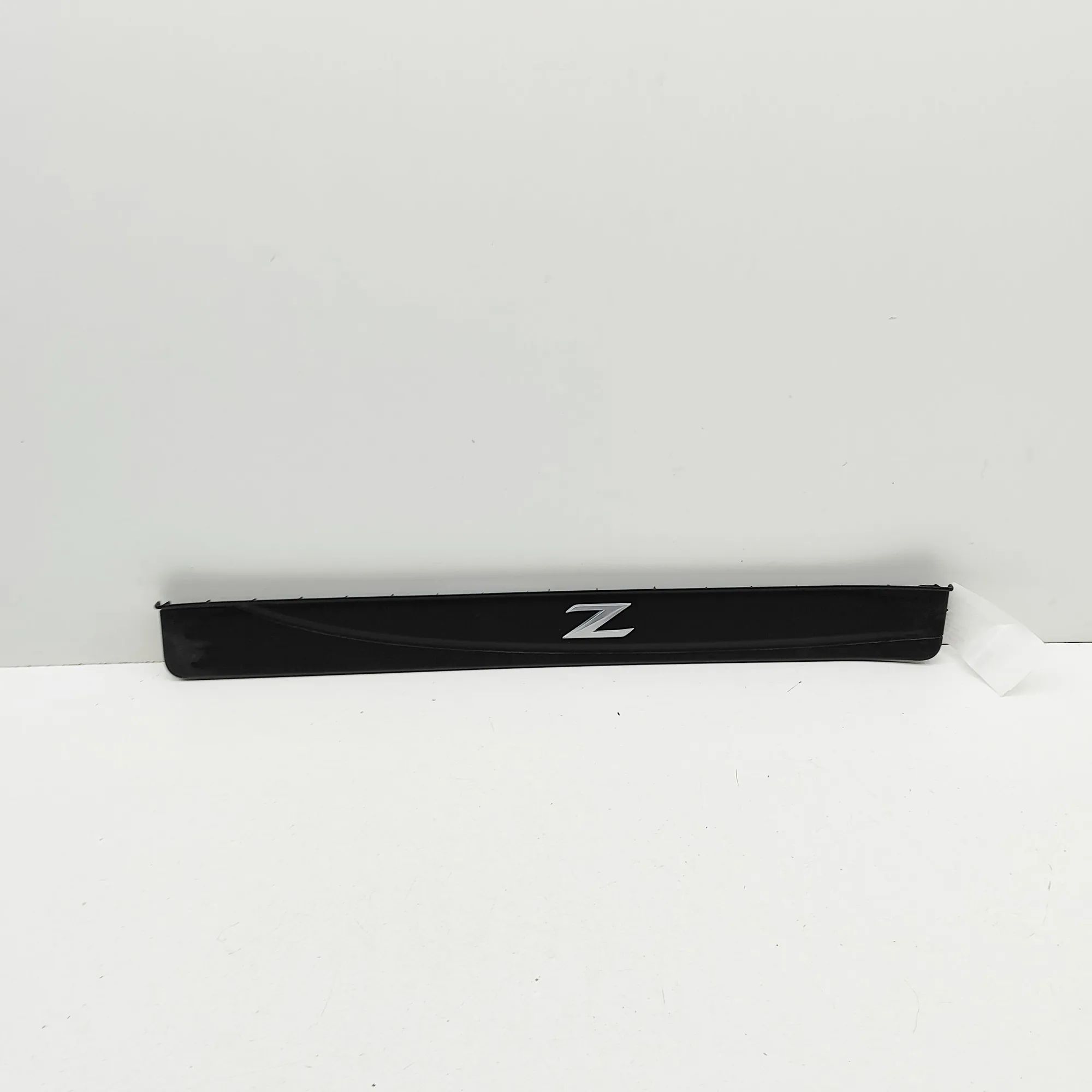 Nissan 370Z Sill trim — front left Sill trim — front left — NISSAN 370 (Z Coupe Z3...