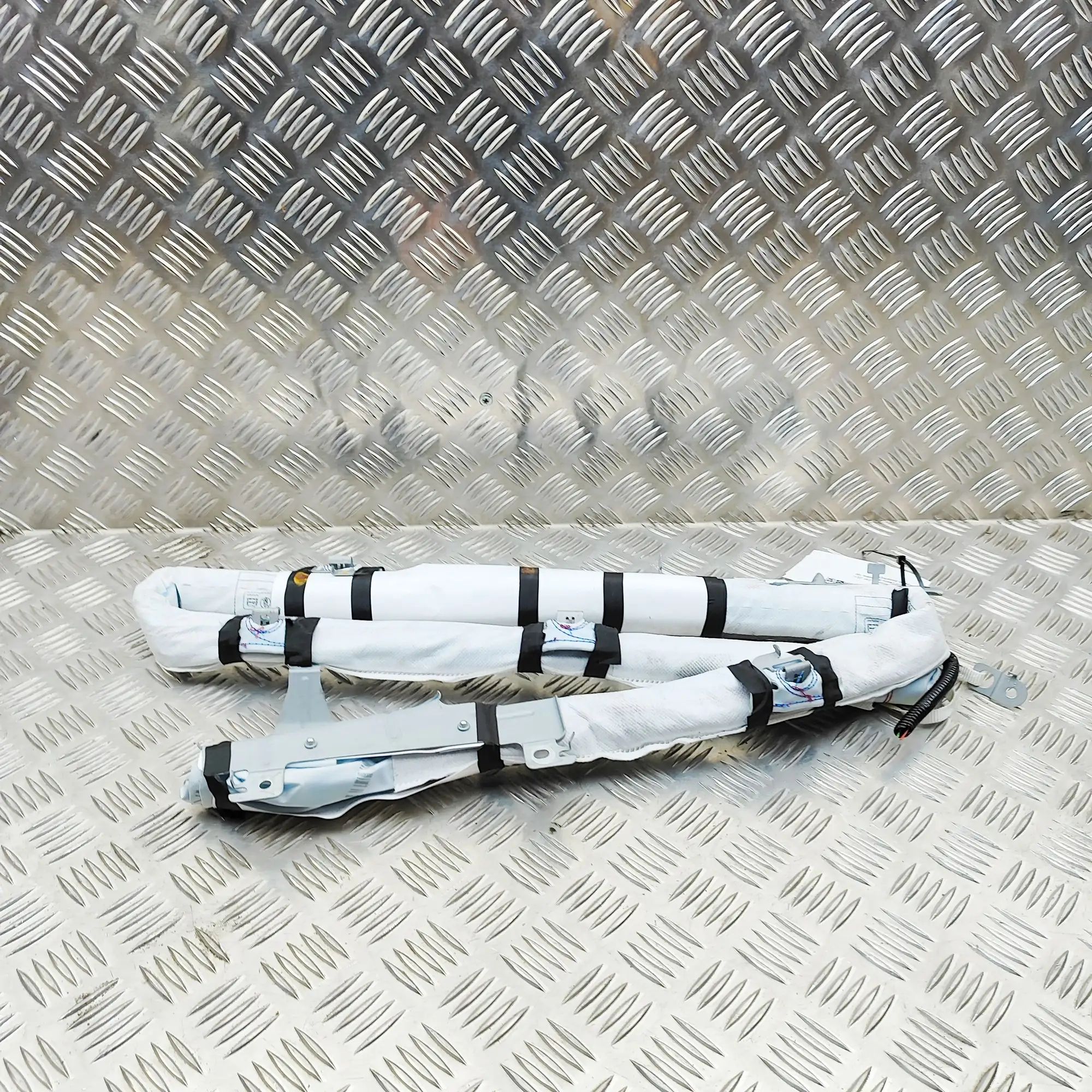 Nissan Leaf Left Side Roof Safety Curtain SRS Left Side Roof Safety Curtain SRS — NISSAN LEAF...