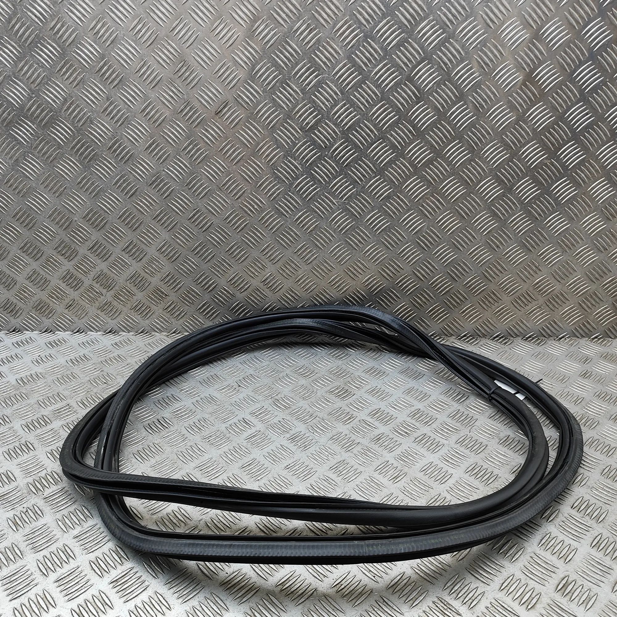 Porsche Cayenne Door rubber seal — front left Door rubber seal — front left — PORSCHE CAYENNE...