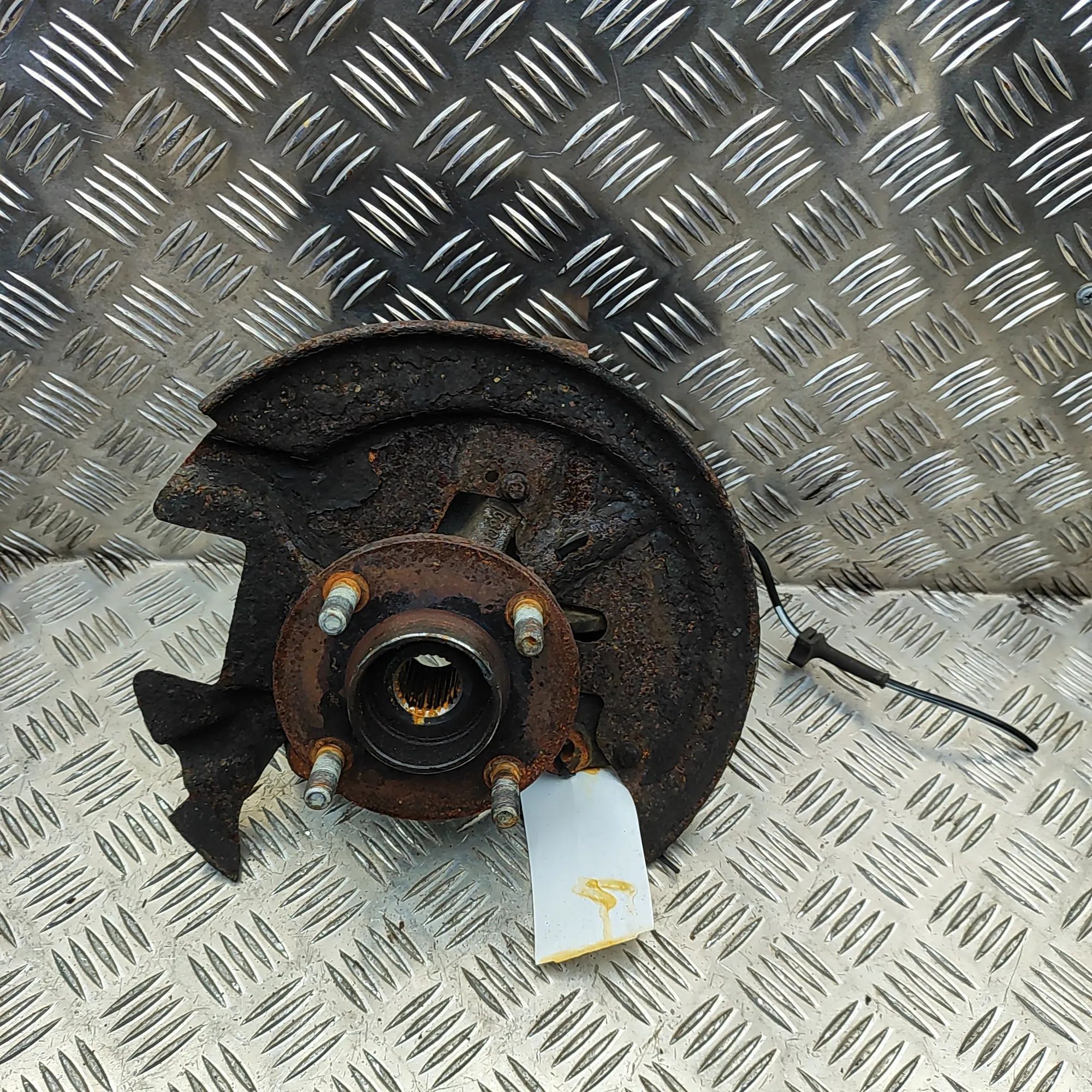 Ford Fiesta Front Right Wheel Hub Front Right Wheel Hub — FORD FIESTA (VI) (2008-...