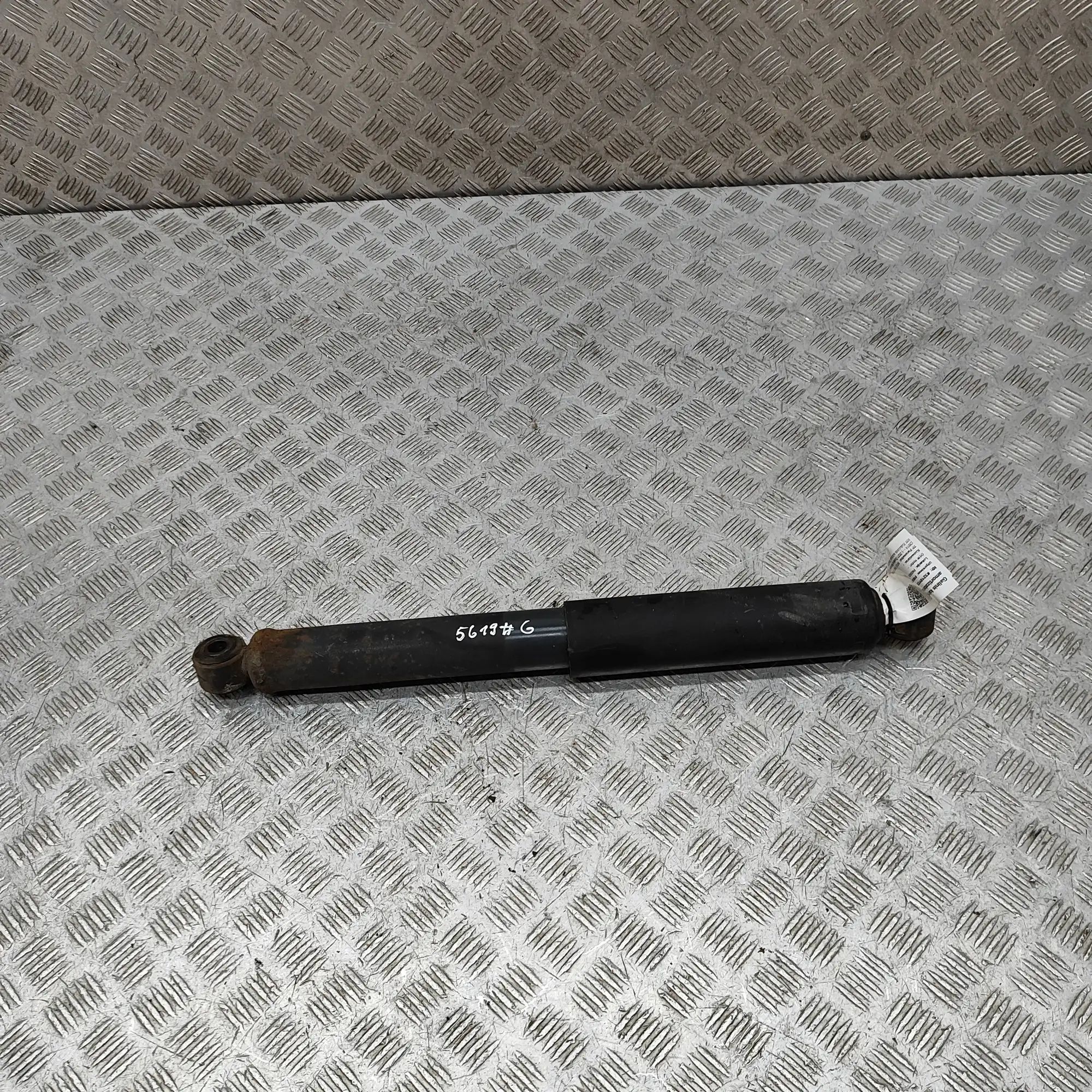Iveco Daily Shock absorber — rear left Shock absorber — rear left — IVECO DAILY (VI Fl...