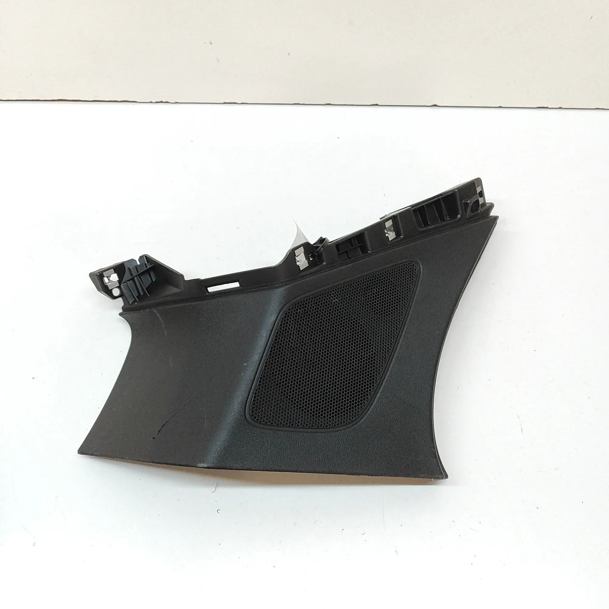 Porsche Cayenne Rear Left Pillar Trim Rear Left Pillar Trim — PORSCHE CAYENNE (Coupe ...