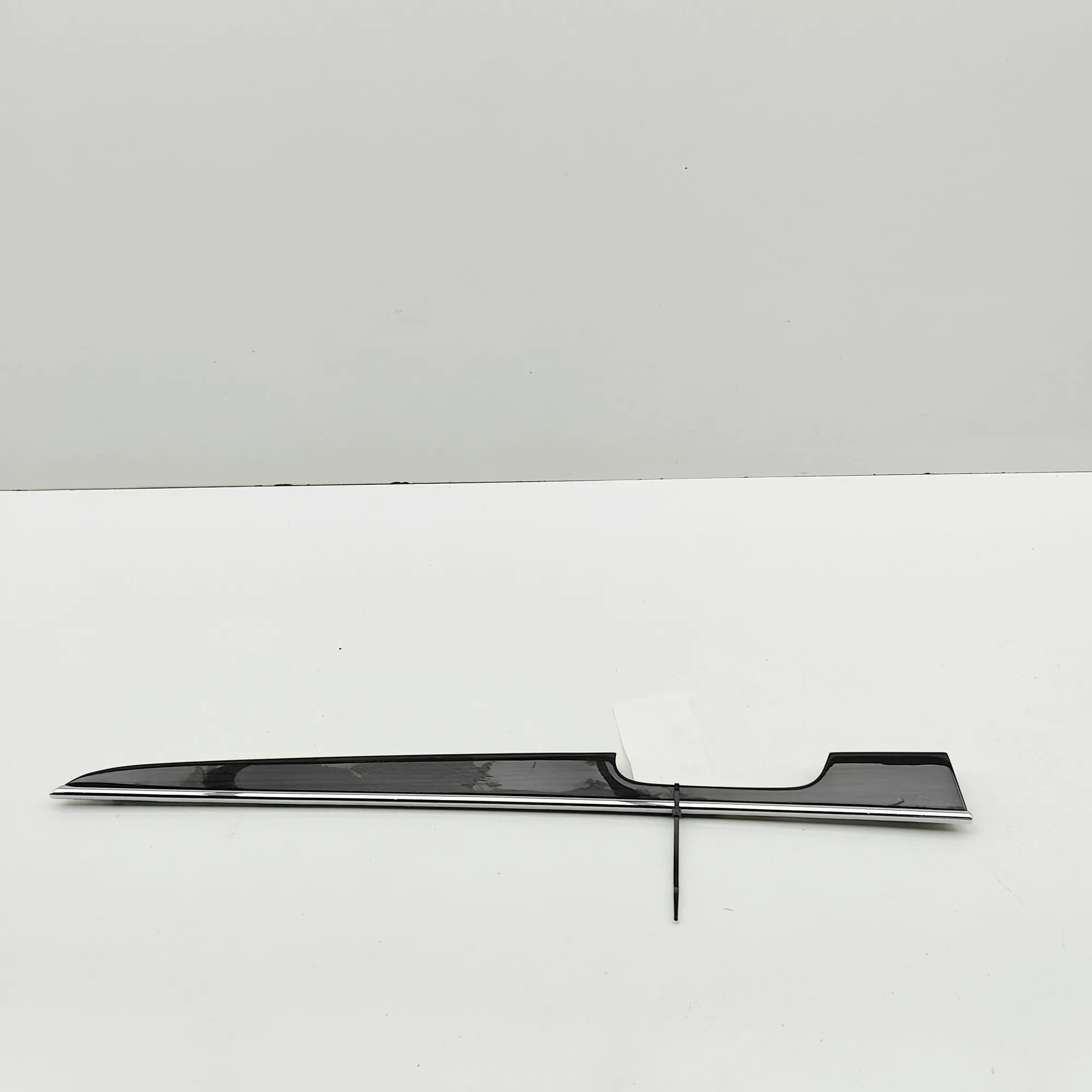 Jeep Grand Cherokee (WK) Door panel trim — rear left Door panel trim — rear left — JEEP GRAND CHEROK...
