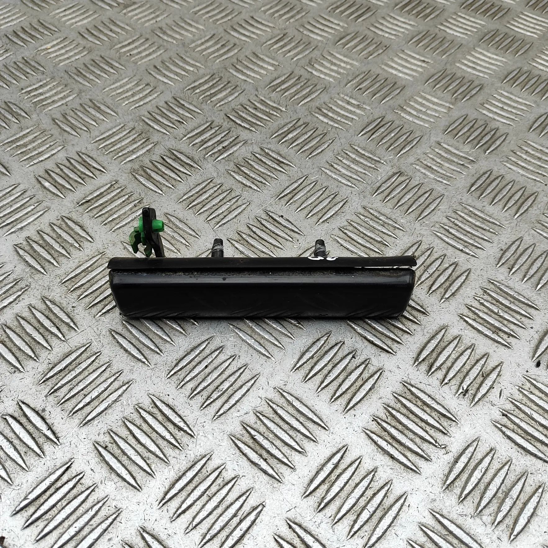 Chevrolet Camaro Exterior door handle — front right Exterior door handle — front right — CHEVROLET ...