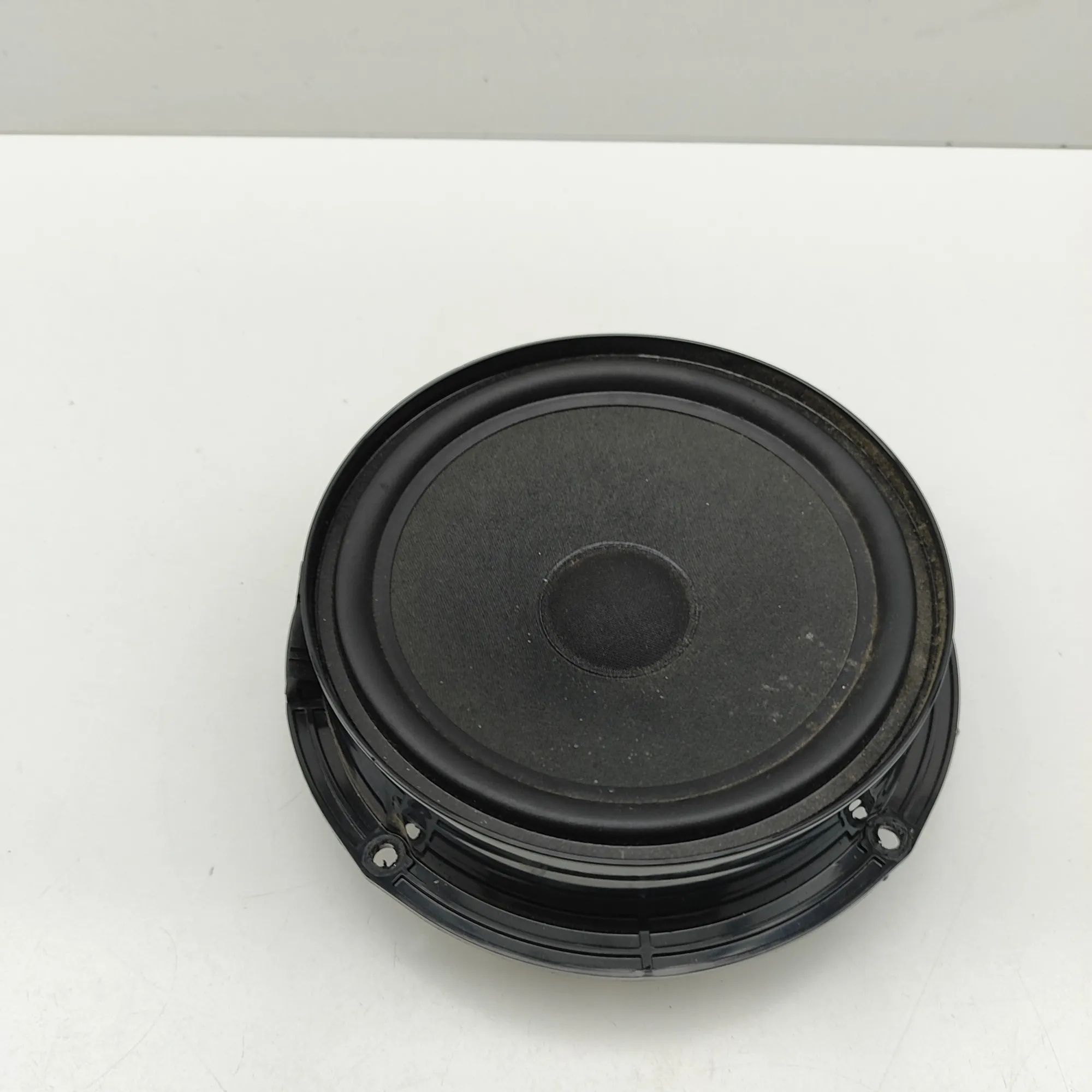 Volkswagen Transporter (T6, Caravelle, Multivan) Front Right Door Speaker Front Right Door Speaker — VW TRANSPORTER (VI T...
