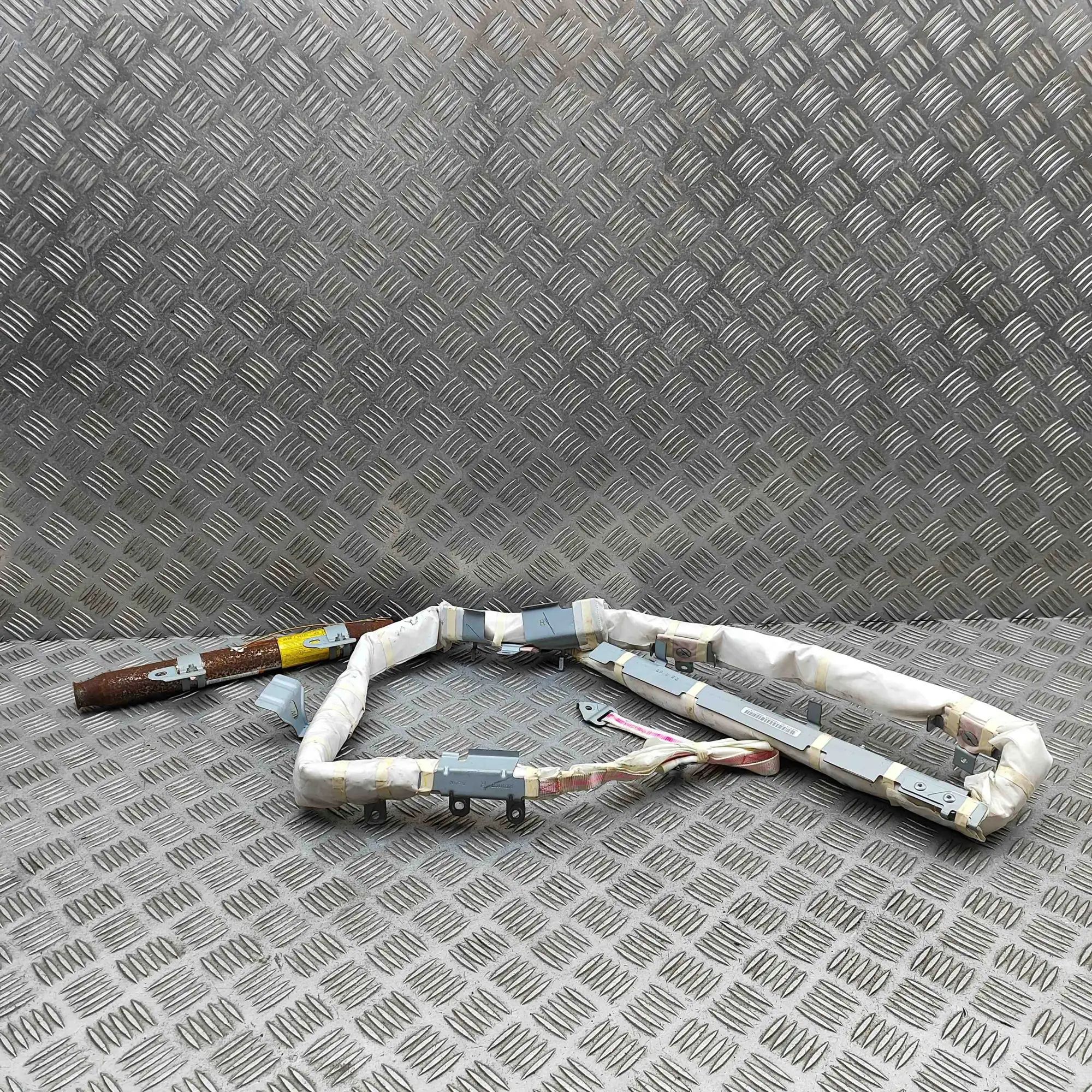 Suzuki Grand Vitara Right Side Roof Safety Curtain SRS Right Side Roof Safety Curtain SRS — SUZUKI GRA...