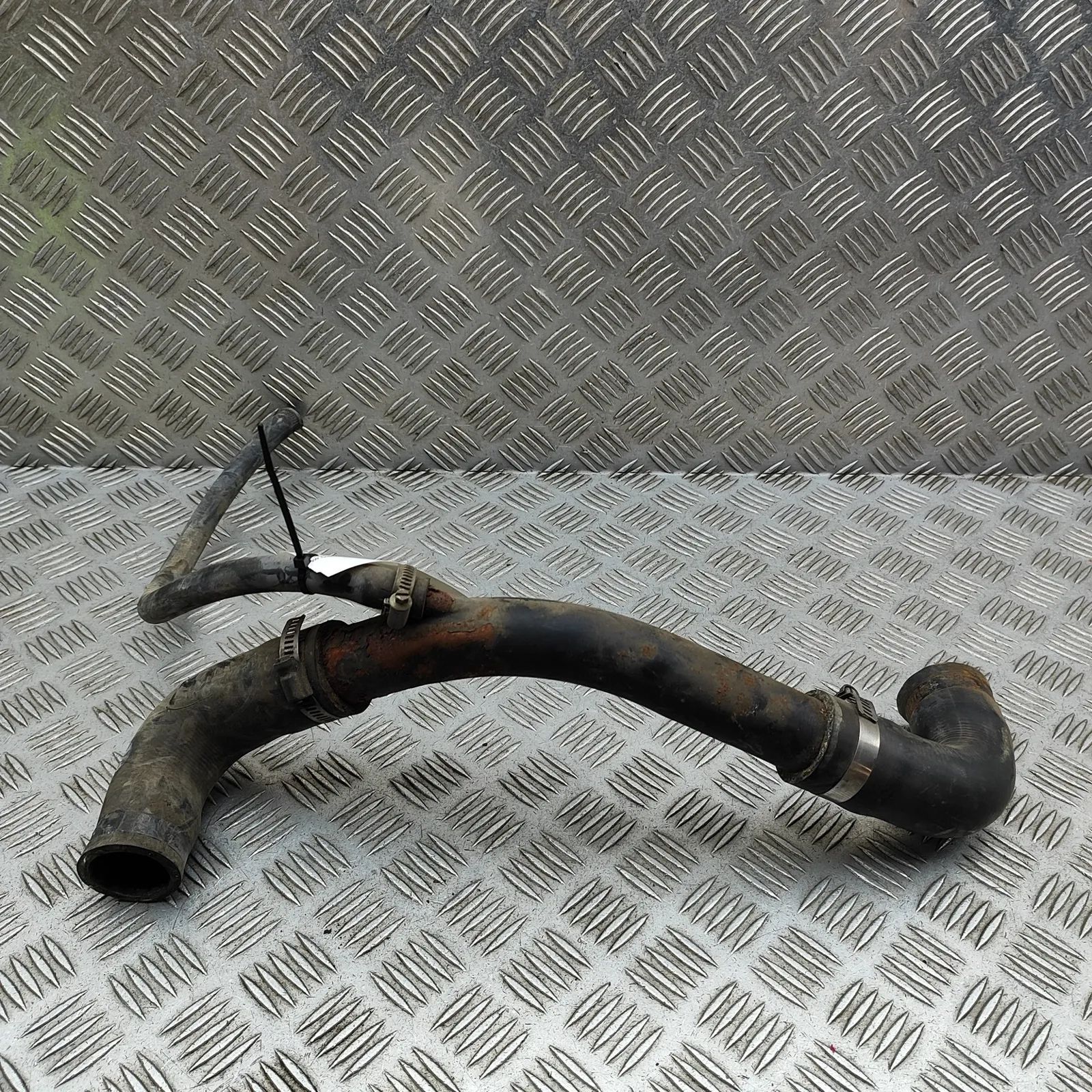 Maserati Biturbo (2, 4, Spyder, Karif) Шланг системы охлаждения Coolant hose — MASERATI 425 (1987-1994) — 31402...
