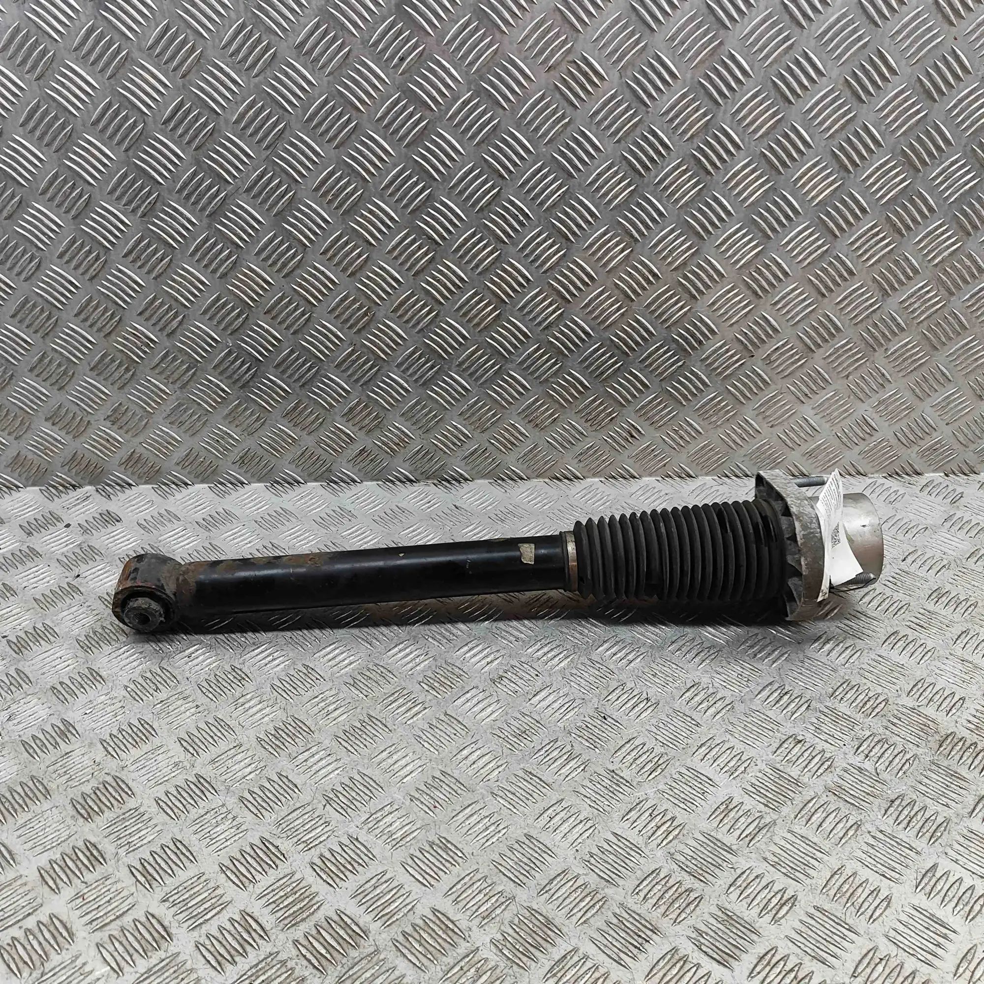 Land Rover Range Rover Sport (L494) Shock absorber — rear right Shock absorber — rear right — LAND ROVER RANGE ...