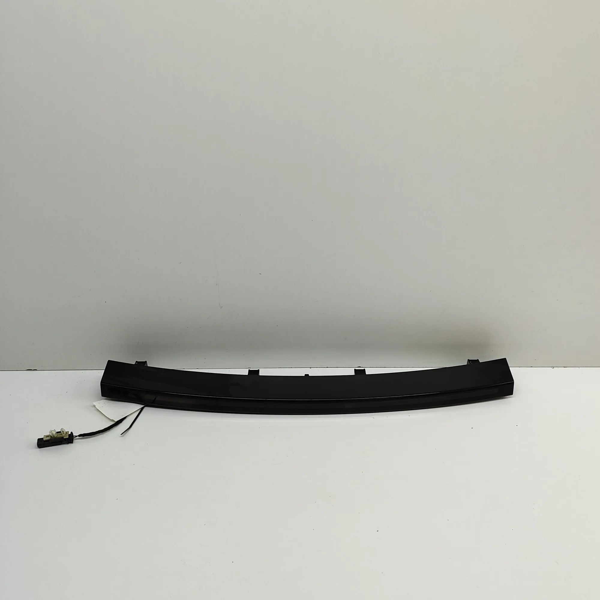 Land Rover Discovery Sport Rear Third Brake Stop Light Rear Third Brake Stop Light — LAND ROVER DISCOV...