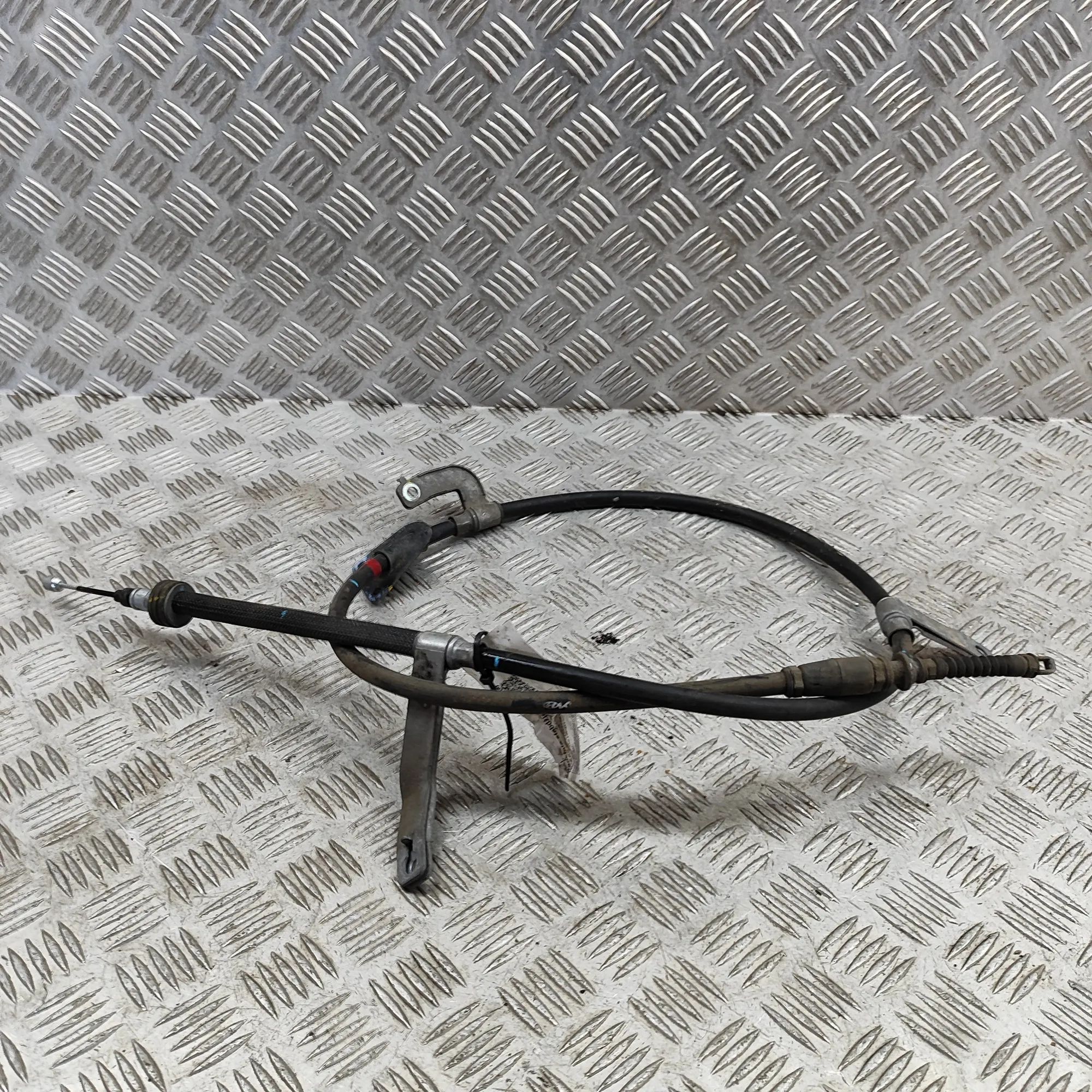 Kia Ceed (CD) Handbrake Cable Handbrake Cable — KIA CEE\'D (Hatchback CD) (20...