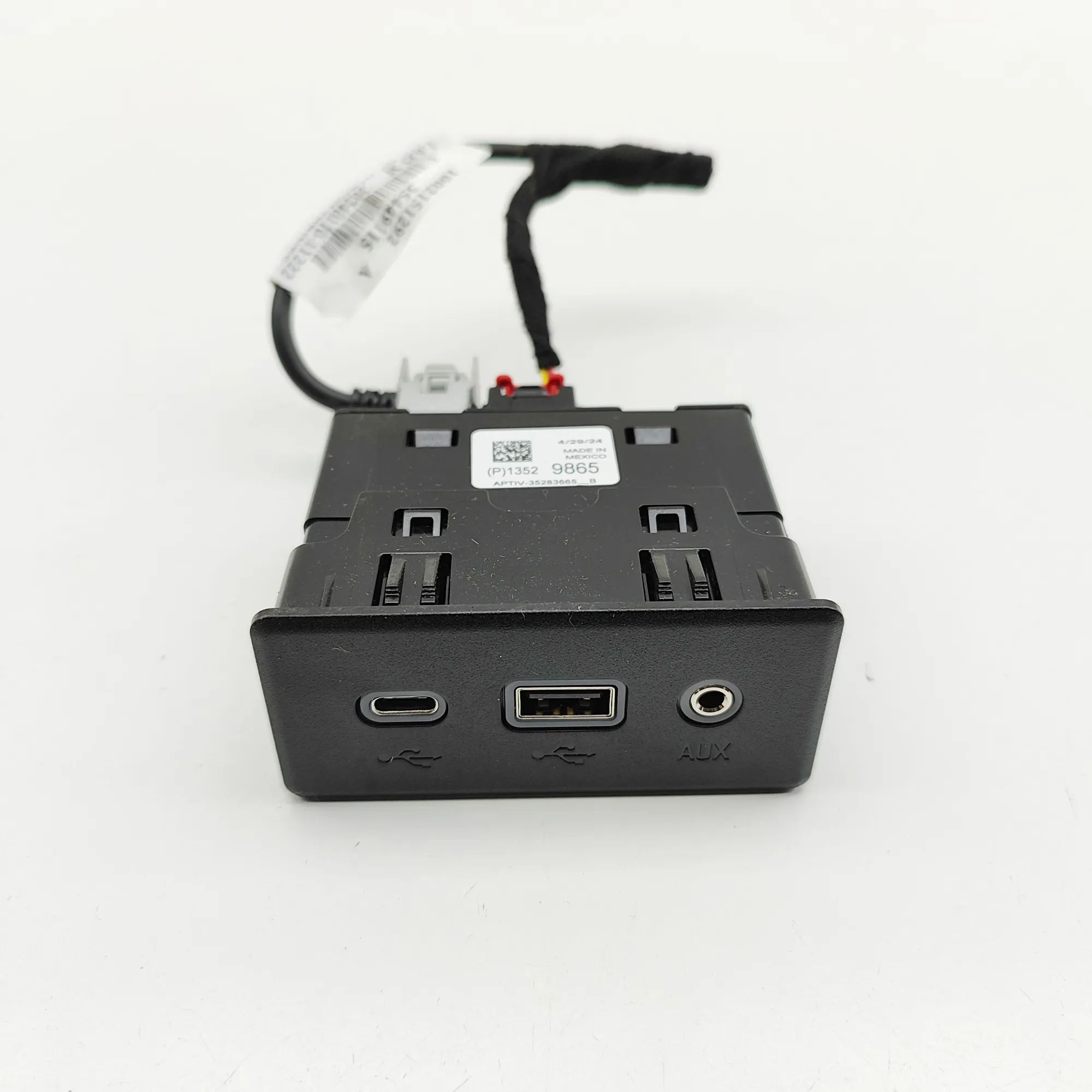 Chevrolet Malibu USB/AUX input socket