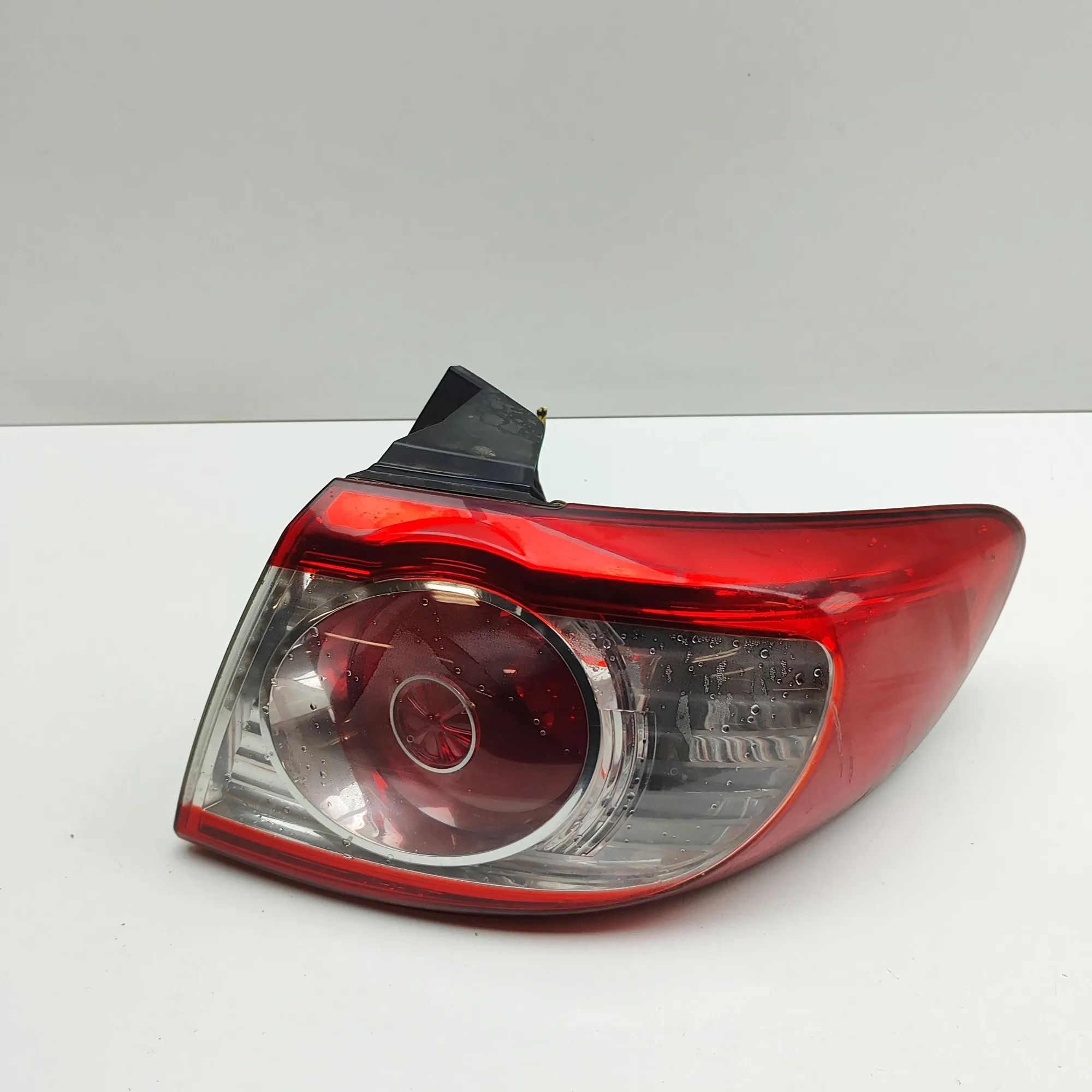 Hyundai Santa Fe Rear Right Tail Light Rear Right Tail Light — HYUNDAI SANTA (FÉ II CM...