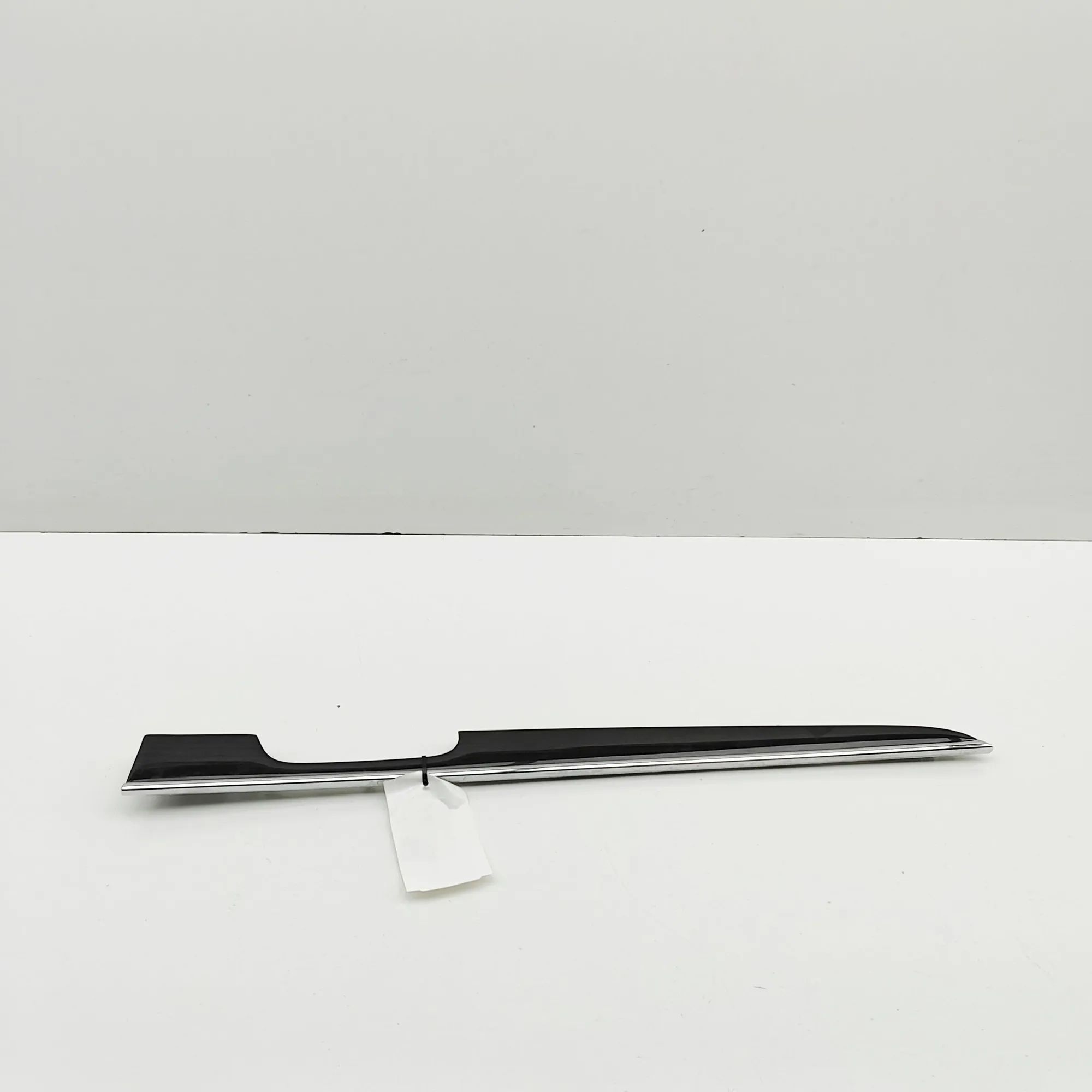 Jeep Grand Cherokee (WK) Door panel trim — rear right Door panel trim — rear right — JEEP GRAND CHERO...