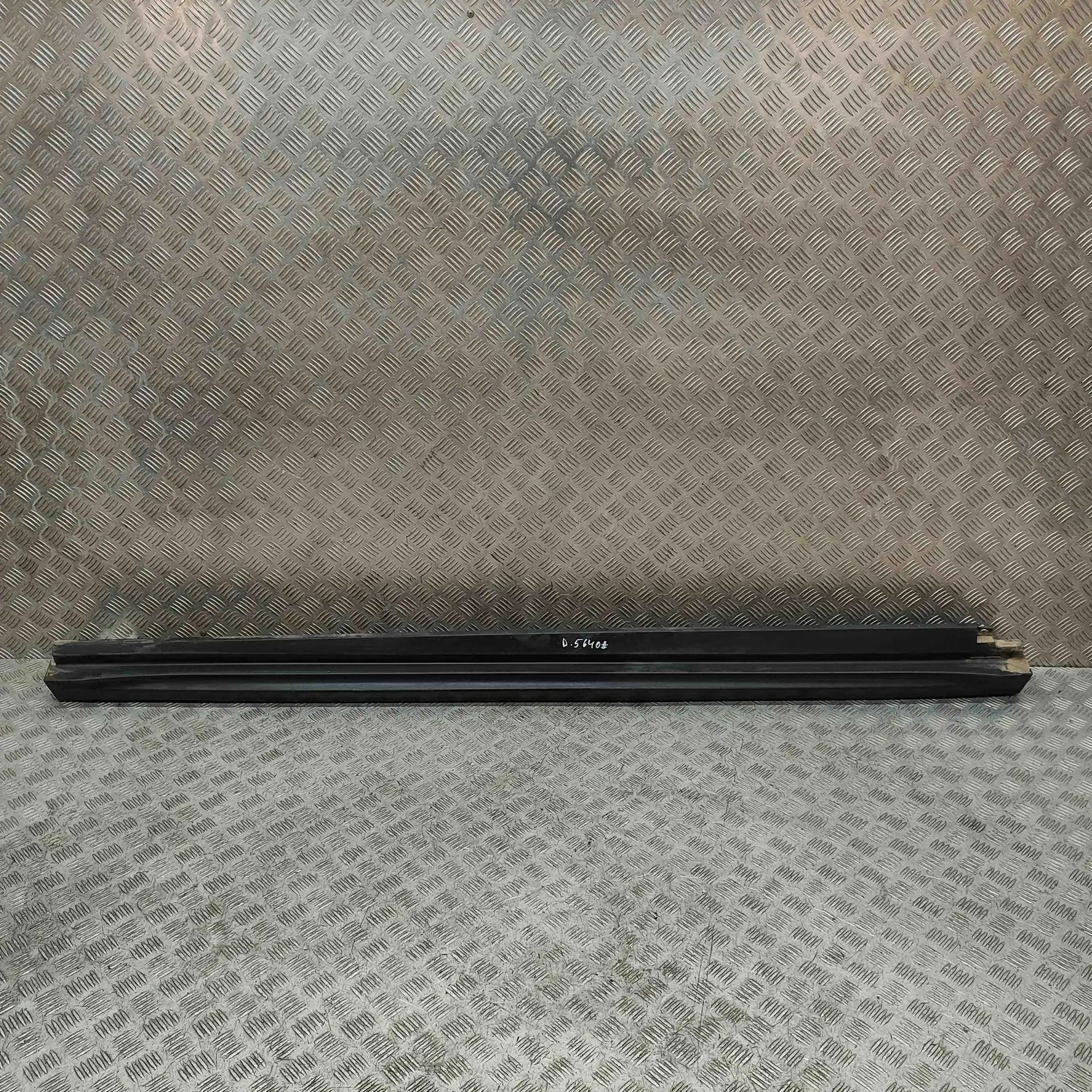 Land Rover Range Rover Evoque Right Side Plastic Sideskirt Cover Right Side Plastic Sideskirt Cover — LAND ROVER...