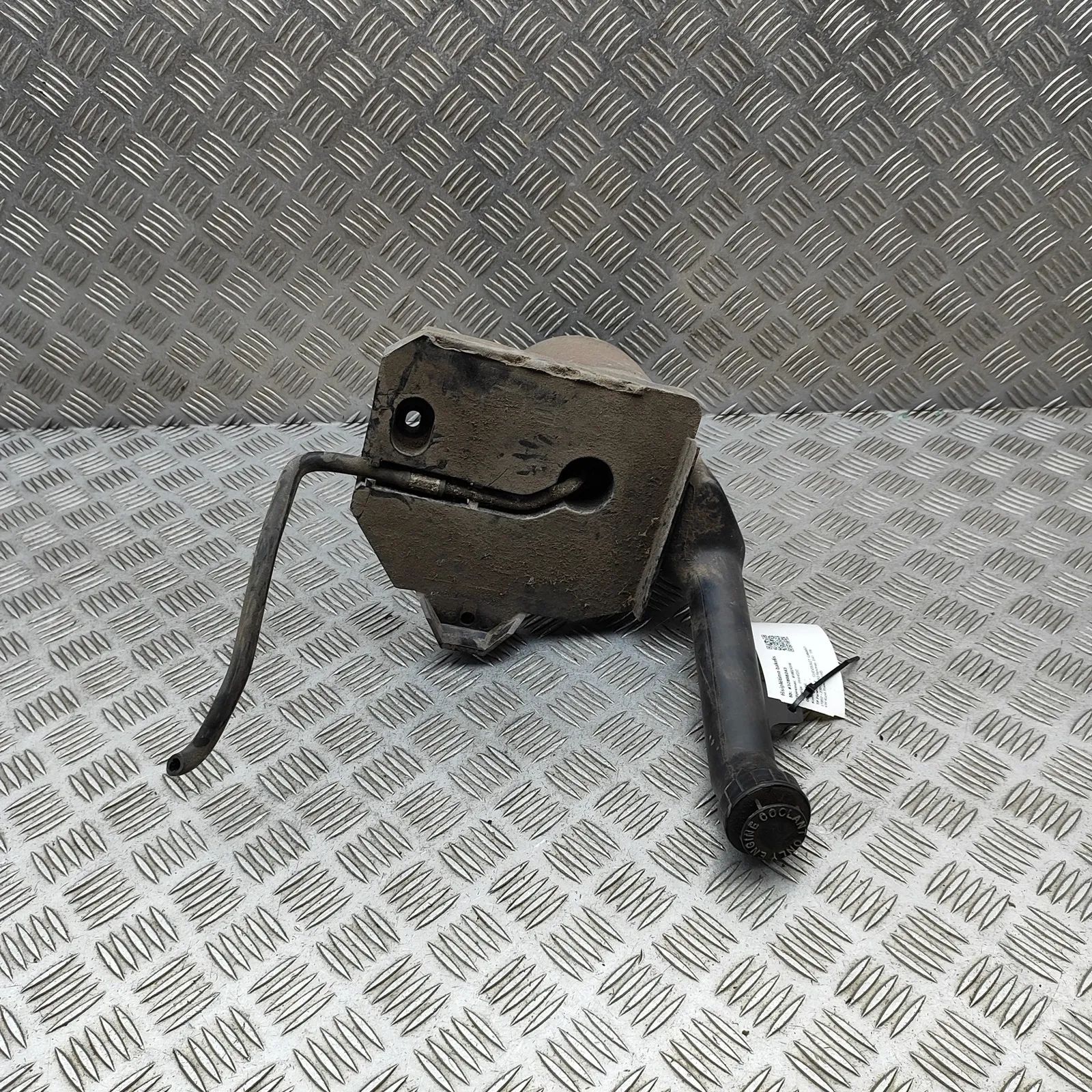 Chevrolet Camaro Expansion Tank Expansion tank — CHEVROLET CAMARO (1992-2002) —...