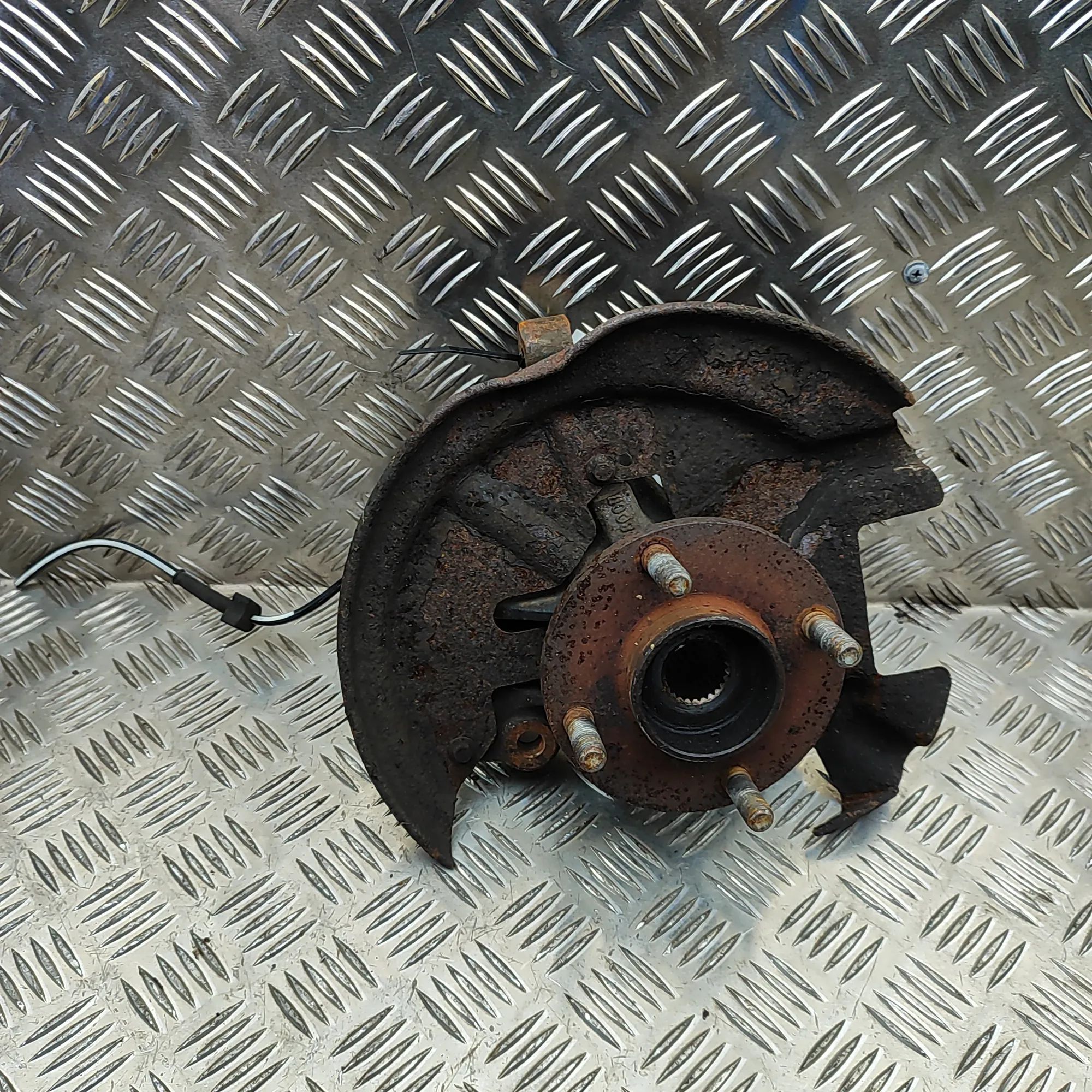 Ford Fiesta Front Left Wheel Hub Front Left Wheel Hub — FORD FIESTA (VI) (2008-....