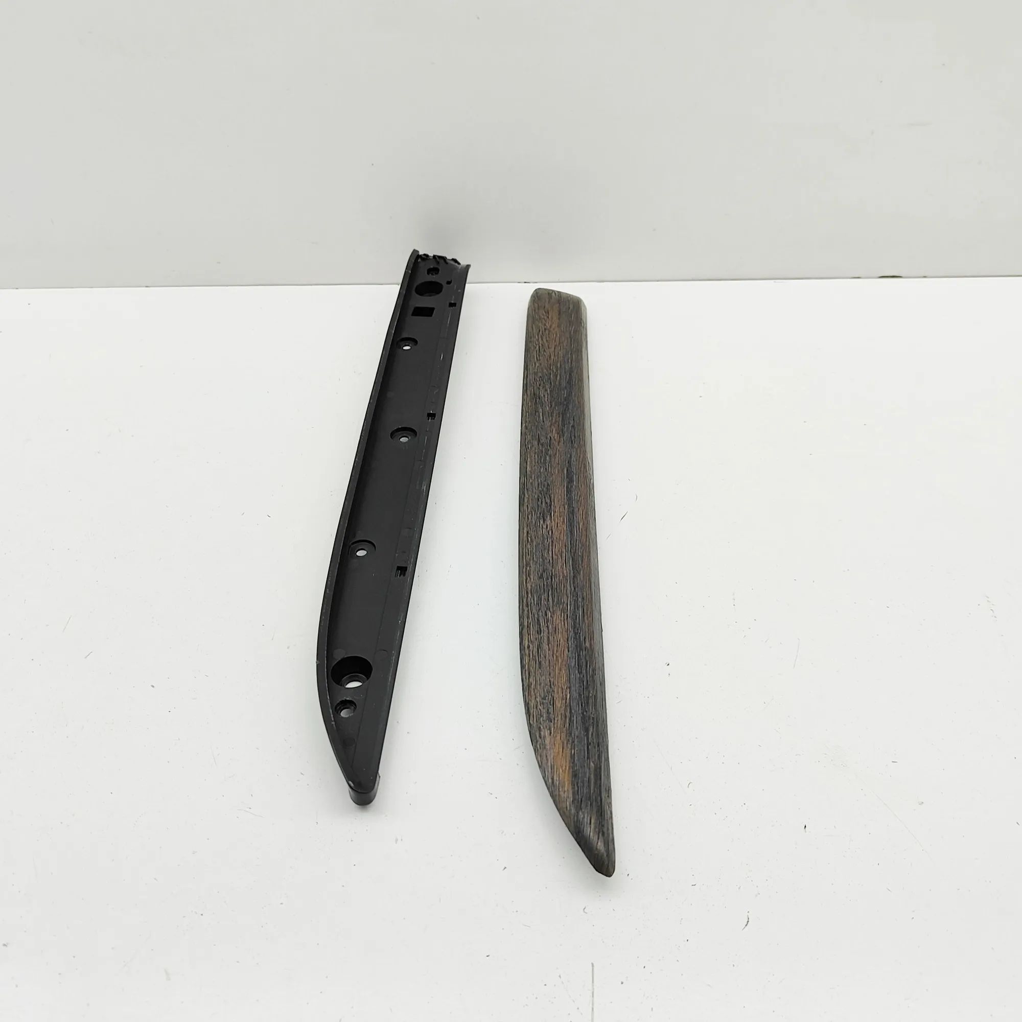 Land Rover Discovery Door panel trim — rear right Door panel trim — rear right — LAND ROVER DISCO...