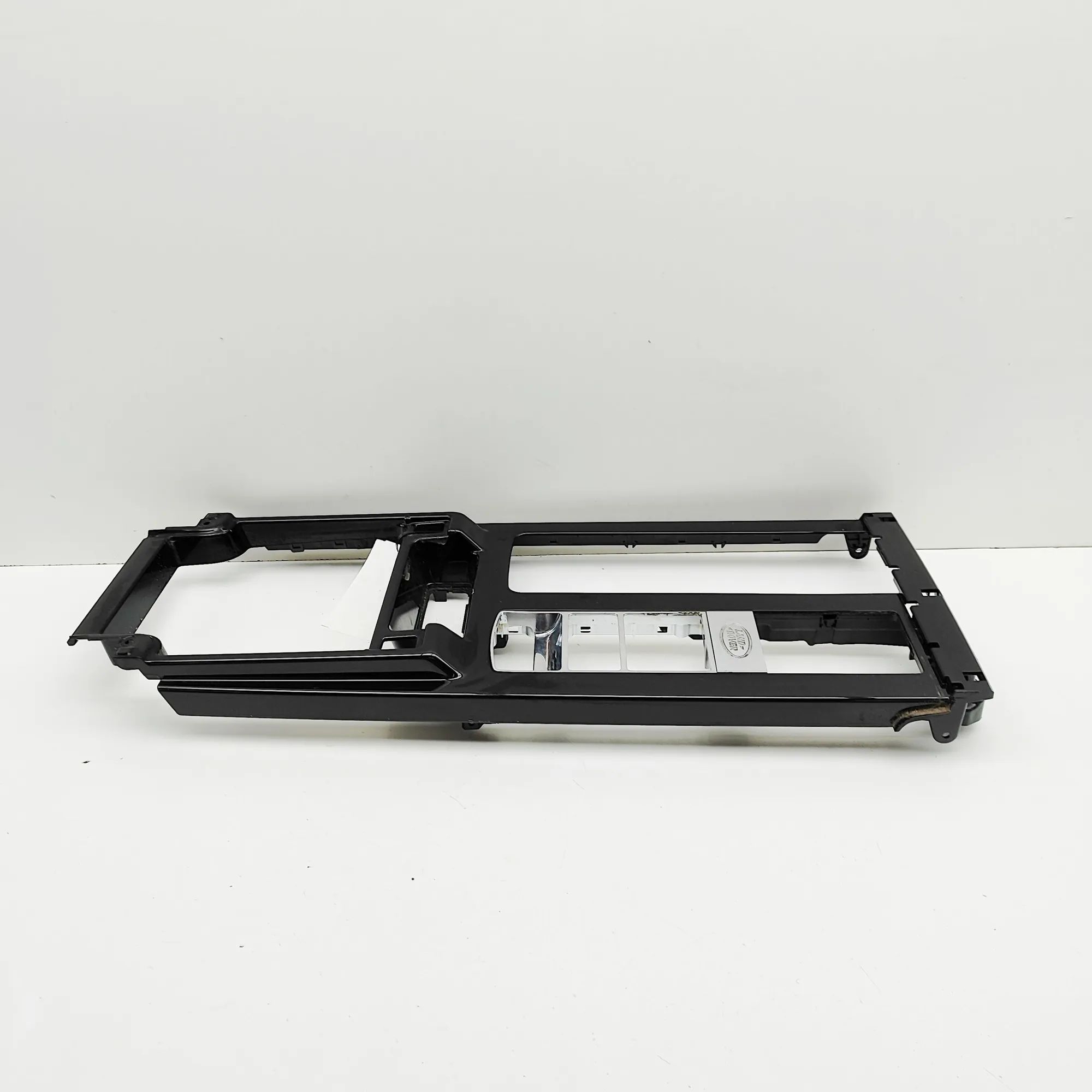 Land Rover Discovery Centre console trim Centre console trim — LAND ROVER DISCOVERY (V L...