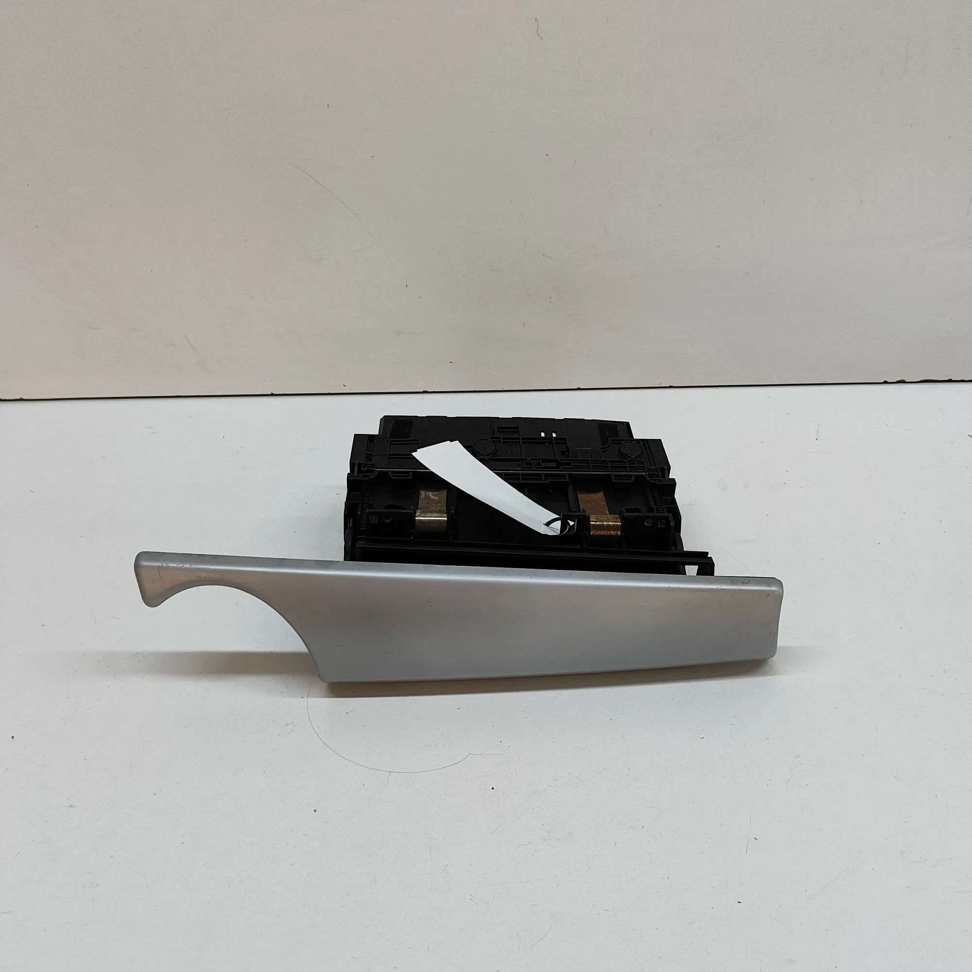 Mini One, Cooper, Clubman (R55 - R59) Glove Compartment Glove compartment — MINI CLUBMAN (R55) (2006-20...