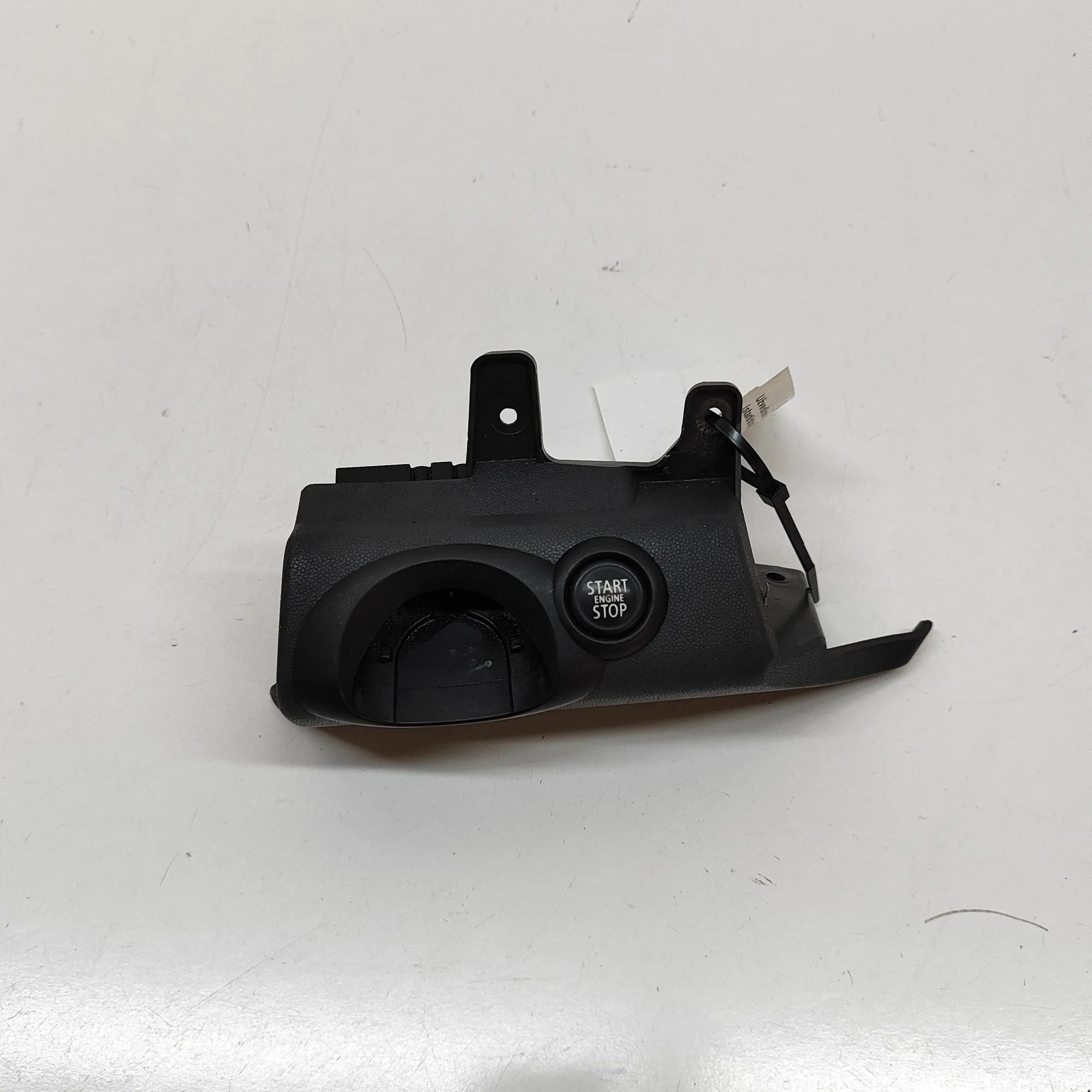 Mini One, Cooper, Clubman (R55 - R59) Engine start button Engine start button — MINI CLUBMAN (R55) (2006-...