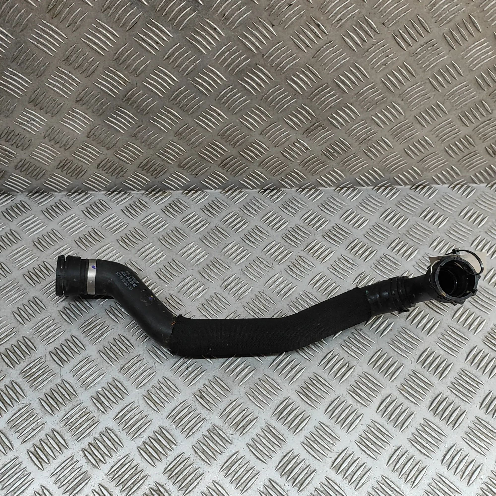 Audi Q5 (FY) Шланг системы охлаждения Coolant hose — AUDI Q5 (FY) (2016-...) — 80A122...
