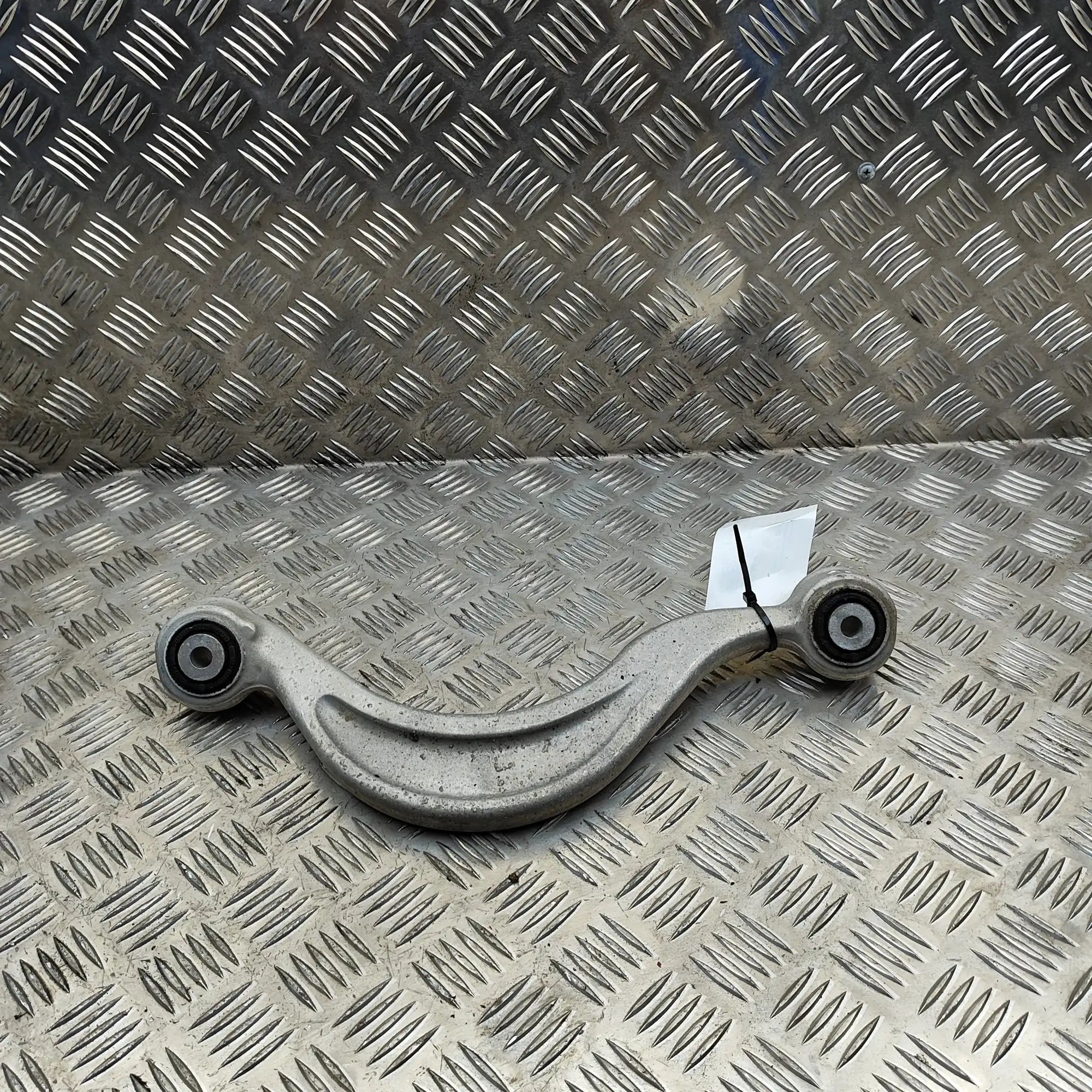 Porsche Taycan Control arm — rear right