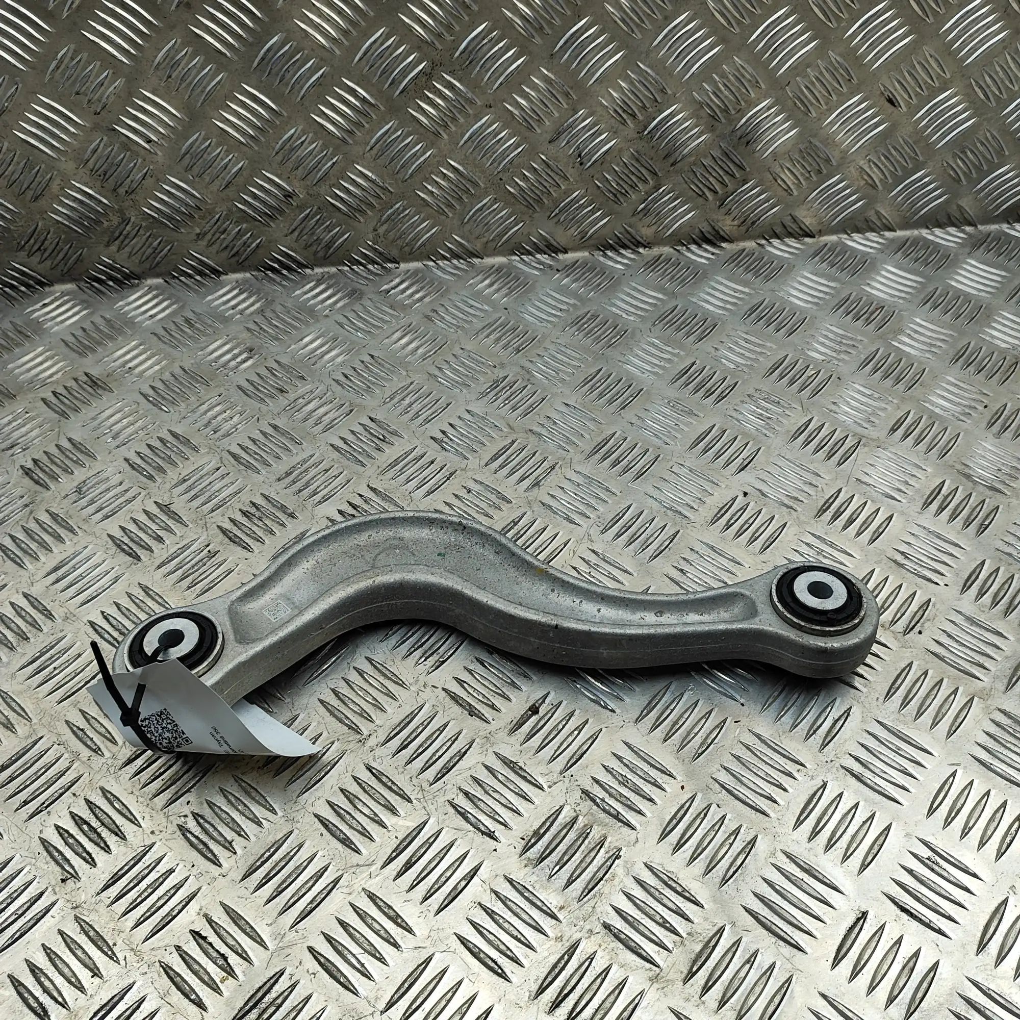 Porsche Taycan Control arm — rear right