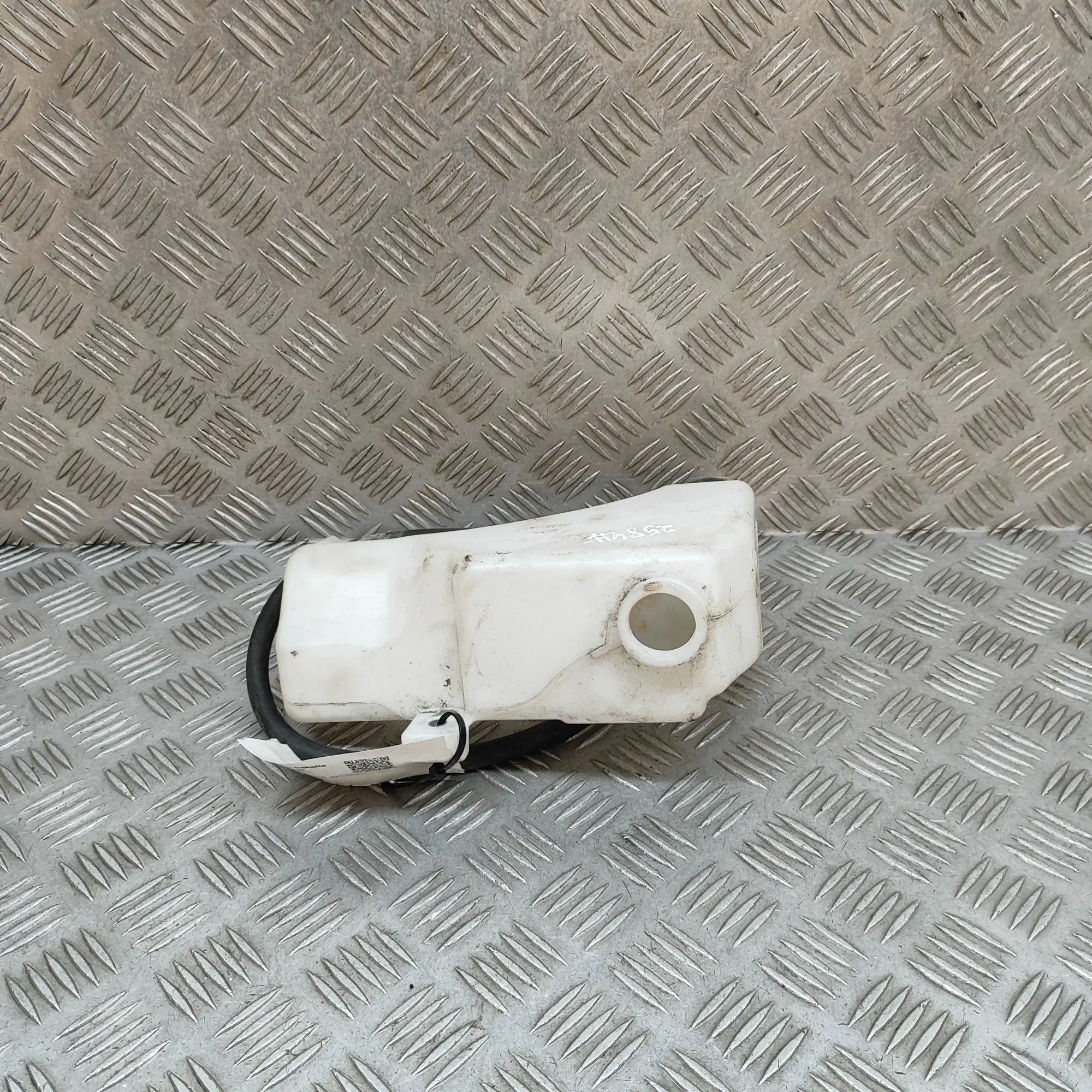 Lexus RX Expansion Tank Expansion tank — LEXUS RX (_L1_) (2008-2015) — ...