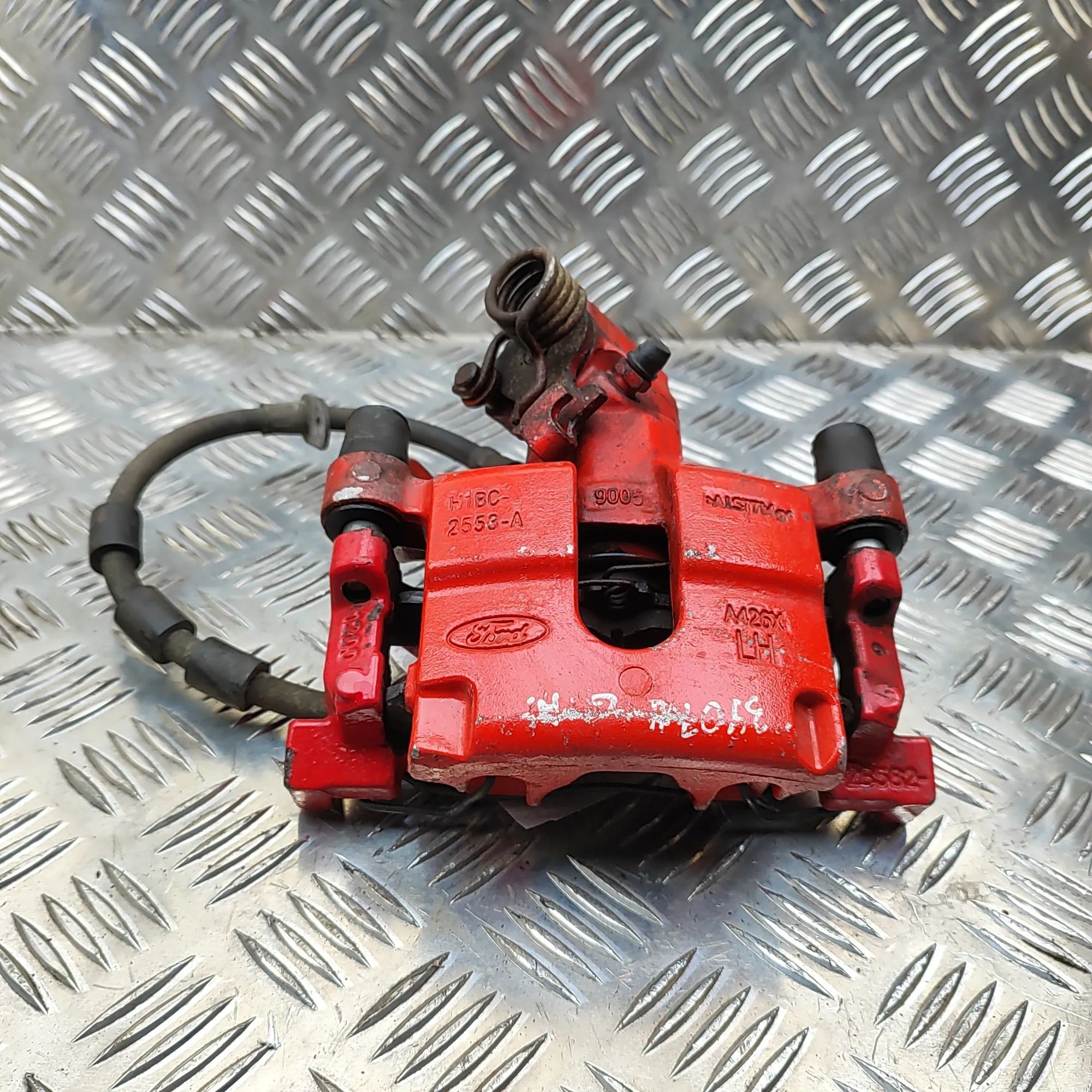 Ford Fiesta Brake caliper — rear left Brake caliper — rear left — FORD FIESTA (VII) (...