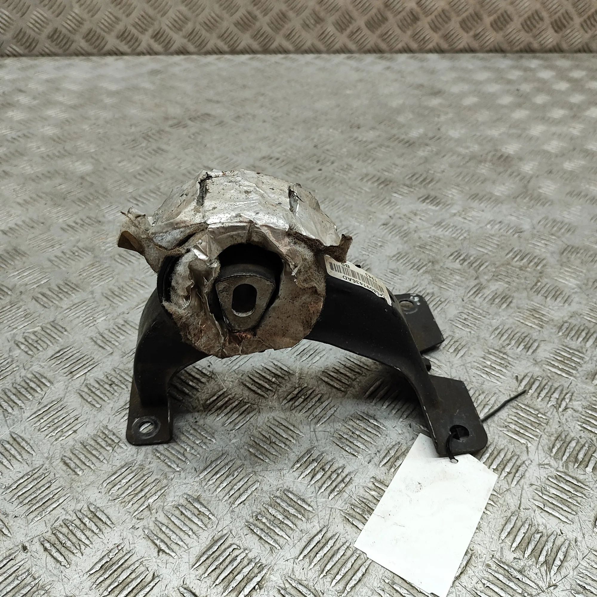 Chrysler Grand Voyager / Town & Country Engine Mount rear Engine Mount rear — CHRYSLER GRAND (VOYAGER V R...