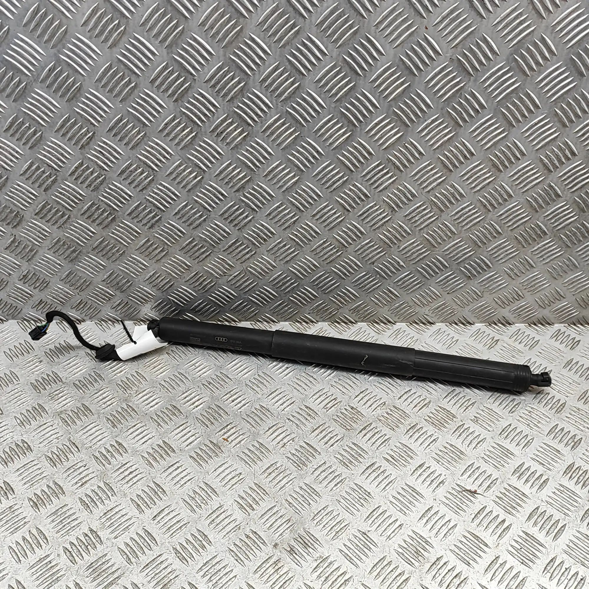 Audi Q5 (8R) Left Side Tailgate Gas Strut Left Side Tailgate Gas Strut — AUDI Q5 (FY) (20...