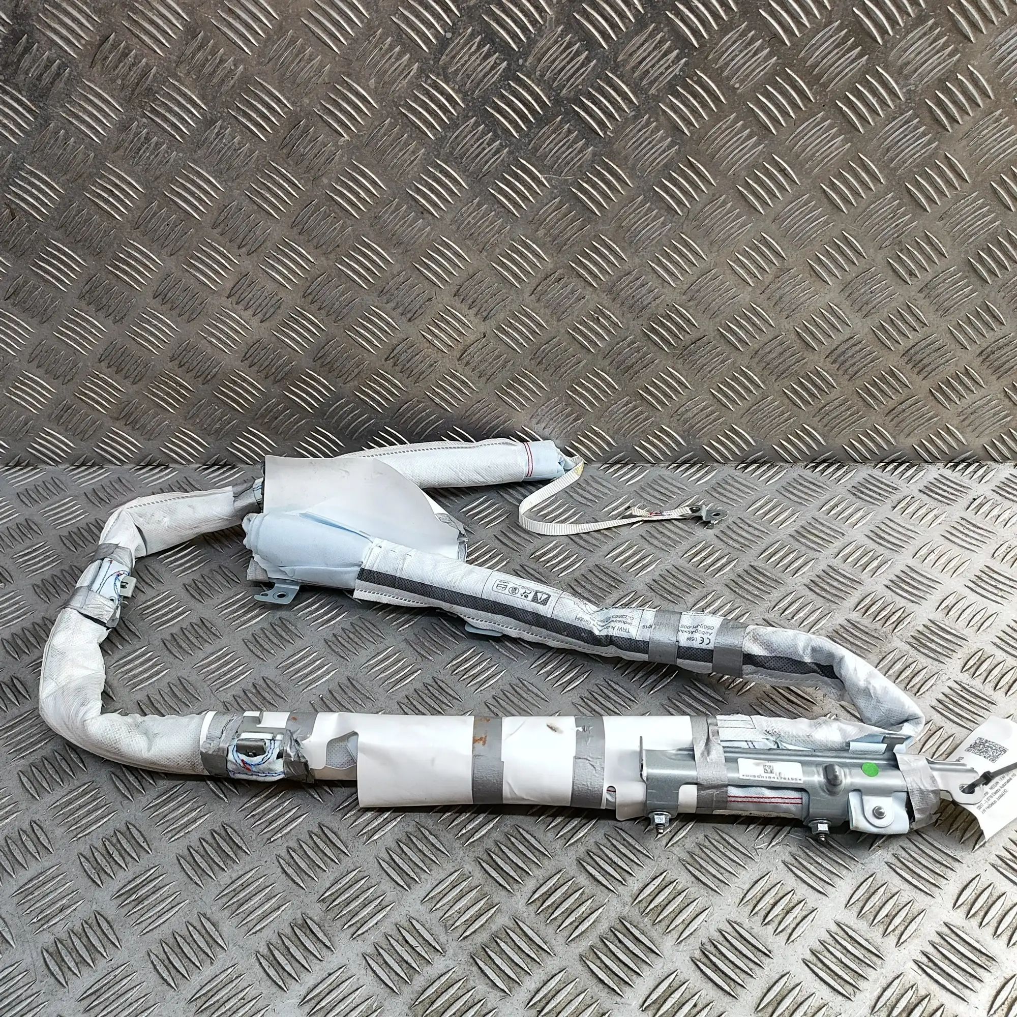 Nissan Leaf Right Side Roof Safety Curtain SRS Right Side Roof Safety Curtain SRS — NISSAN LEA...