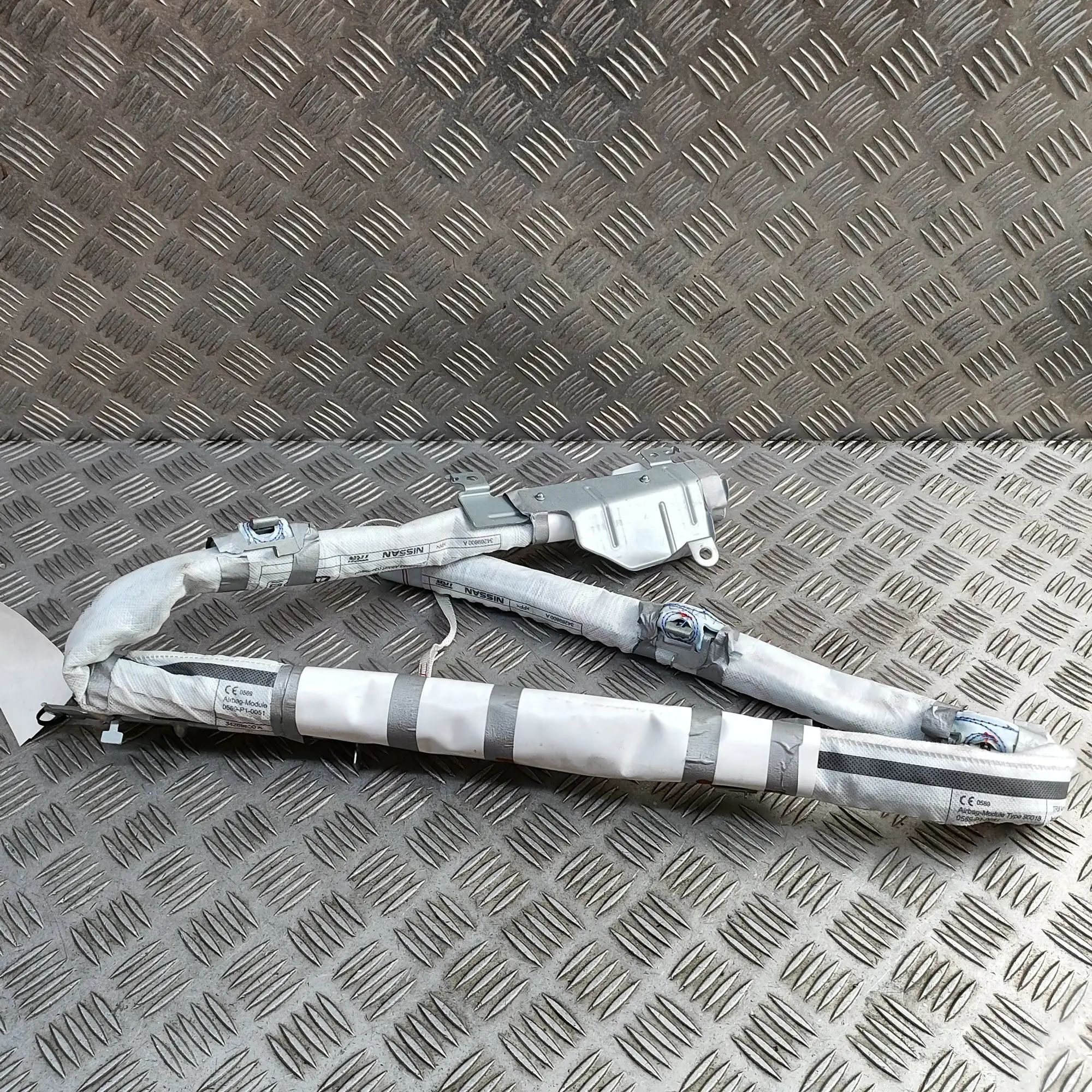 Nissan Leaf Left Side Roof Safety Curtain SRS Left Side Roof Safety Curtain SRS — NISSAN LEAF...