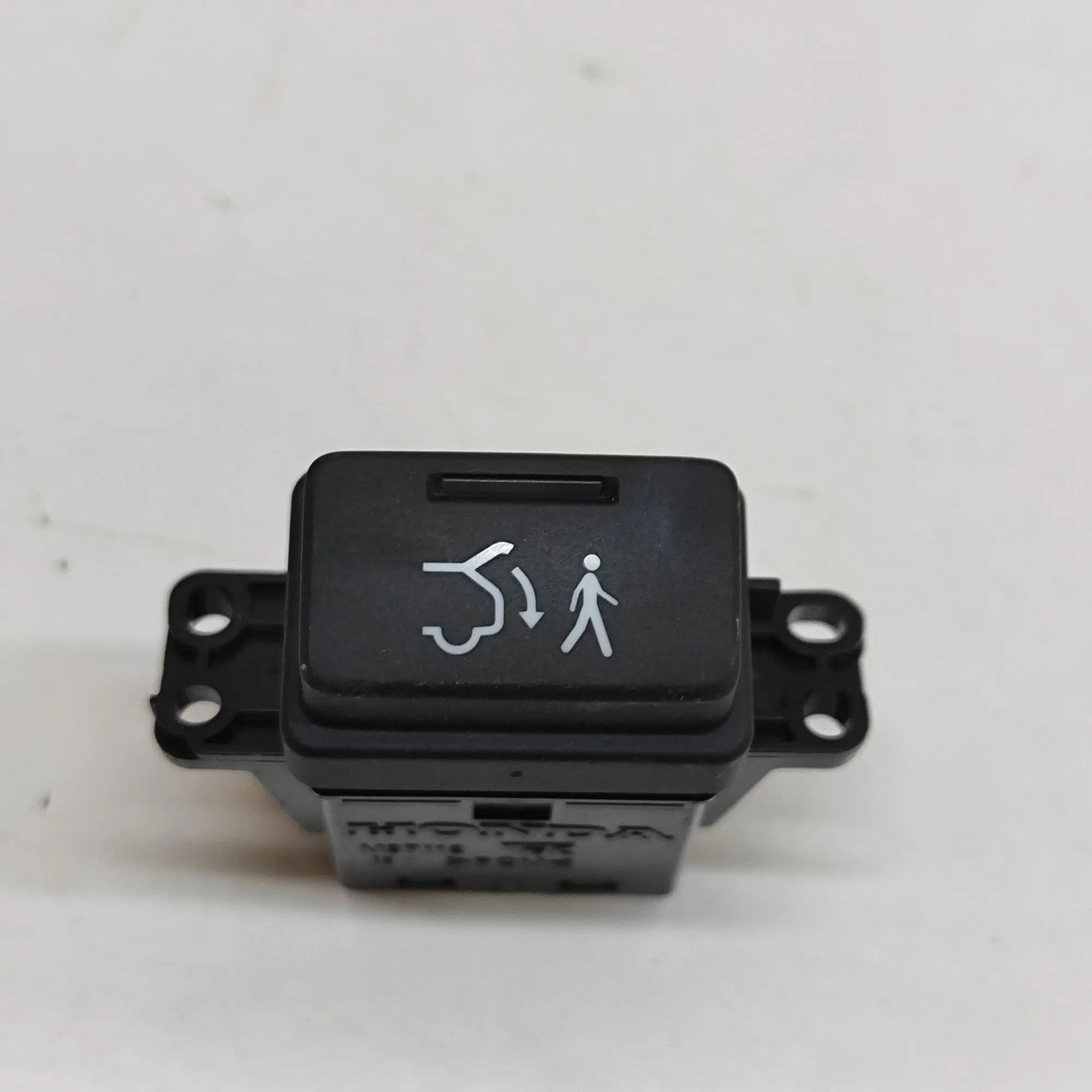 Honda HR-V / e:Ny1 Tailgate Open Switch Tailgate Open Switch — HONDA E:NY1 (2023-...) —...