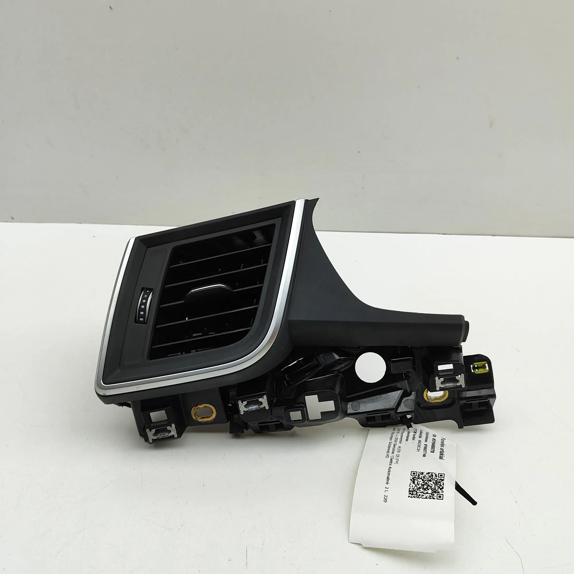 Audi Q5 (FY) Dashboard Air Vents Dashboard Air Vents — AUDI Q5 (FY) (2016-...) —...