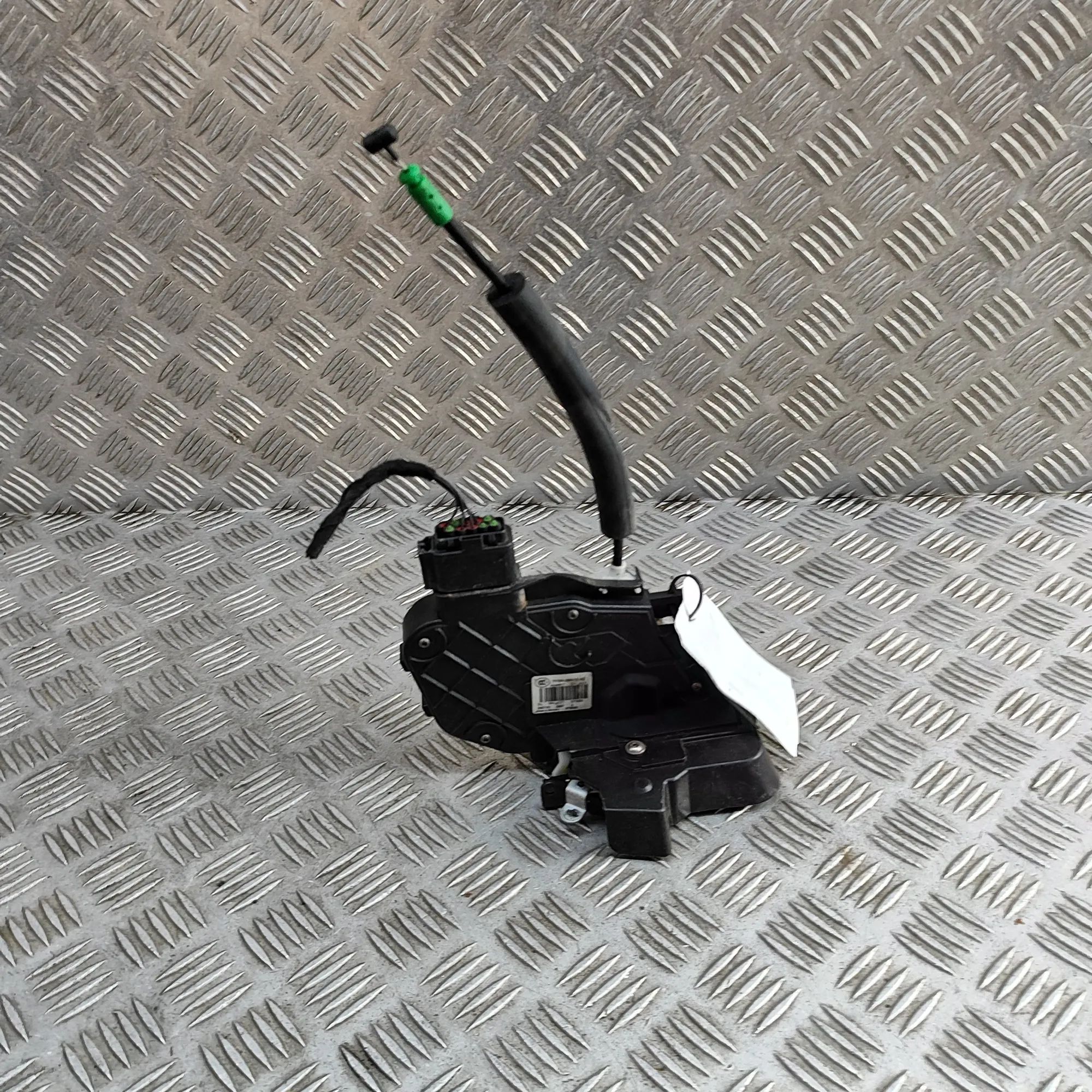 Land Rover Range Rover Evoque Door lock — rear left Door lock — rear left — LAND ROVER RANGE ROVER ...
