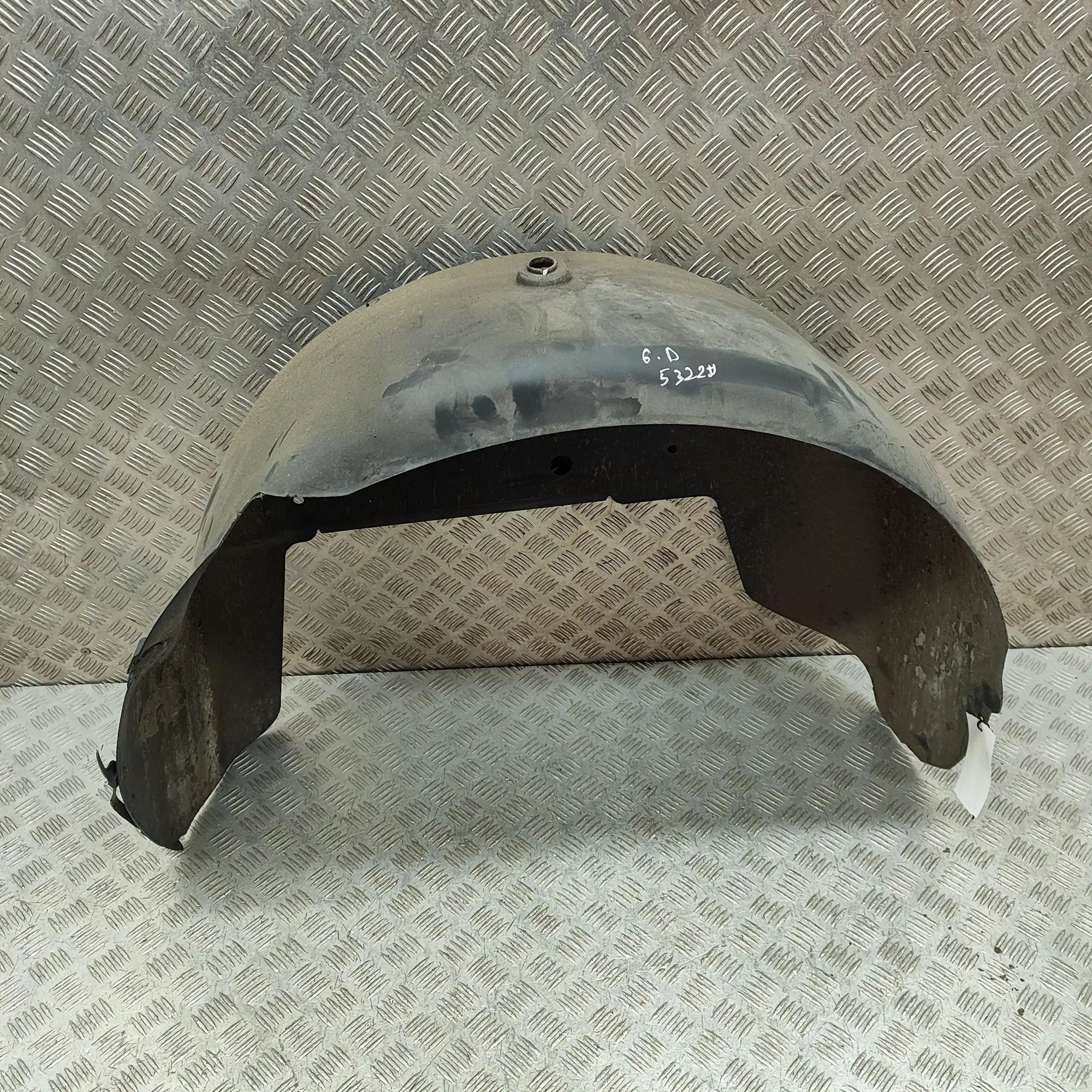 Chevrolet Camaro Rear Right Arch Liner Rear Right Arch Liner — CHEVROLET CAMARO (2009-...