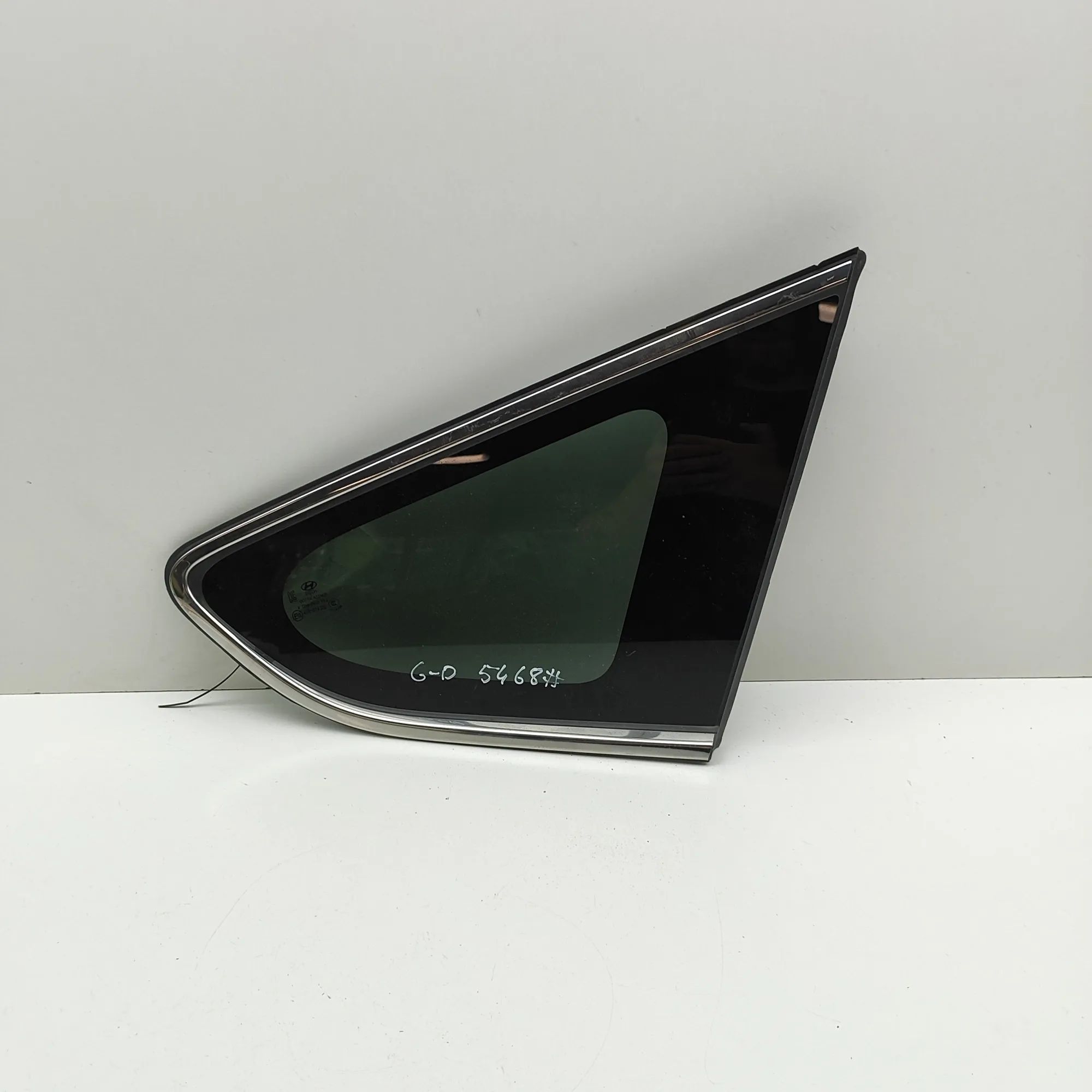 Hyundai Santa Fe Rear Right Quarter Window Rear Right Quarter Window — HYUNDAI SANTA (FÉ I...