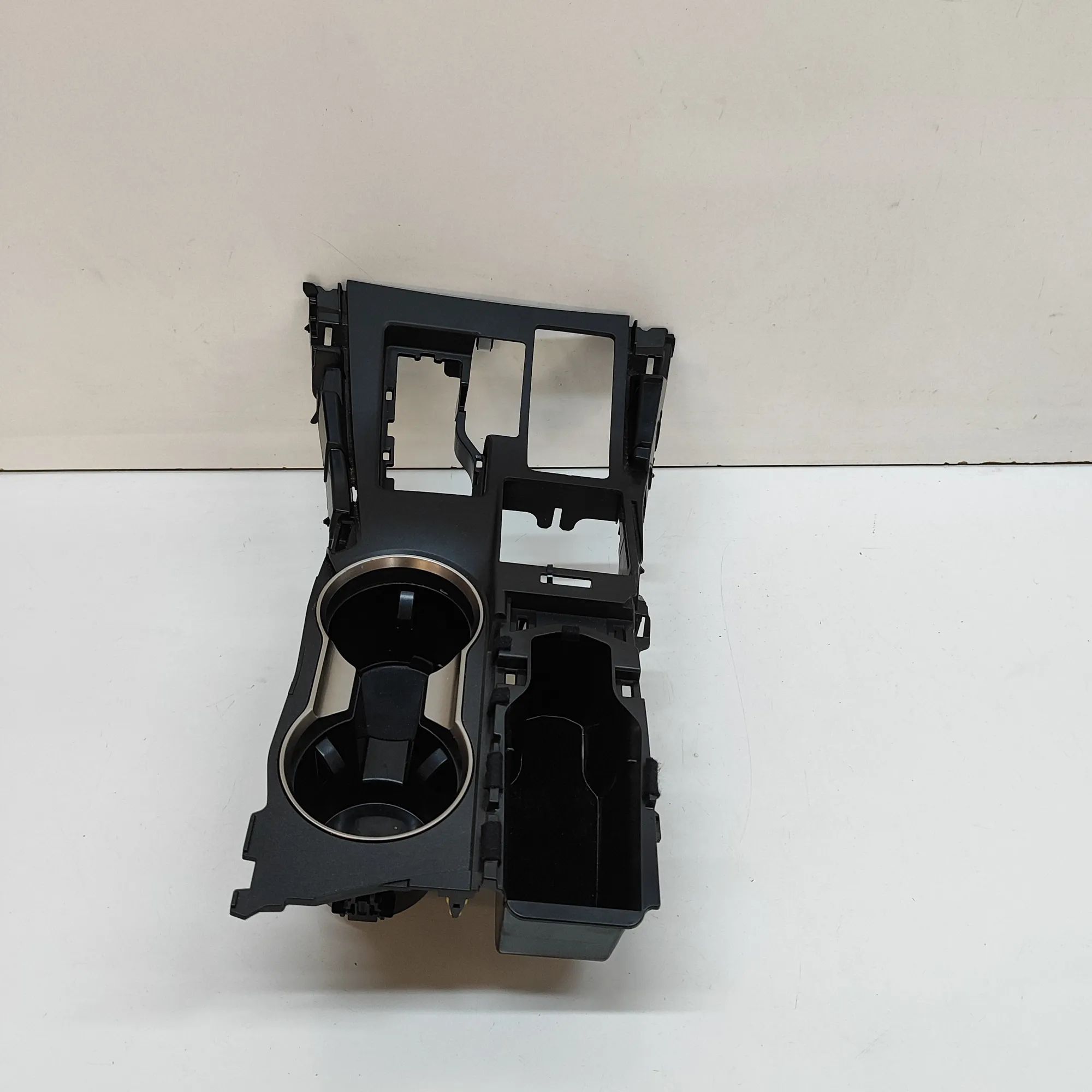Lexus NX Centre console trim Centre console trim — LEXUS NX (_Z1_) (2014-......