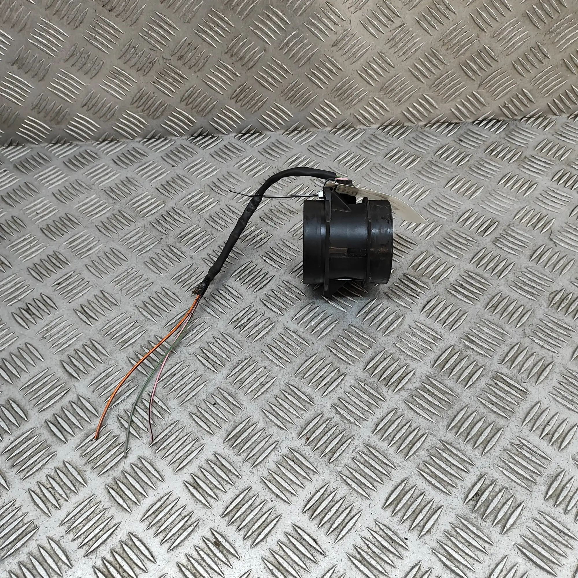 Land Rover Defender Mass airflow sensor (MAF) Mass airflow sensor (MAF) — LAND ROVER DEFENDER...
