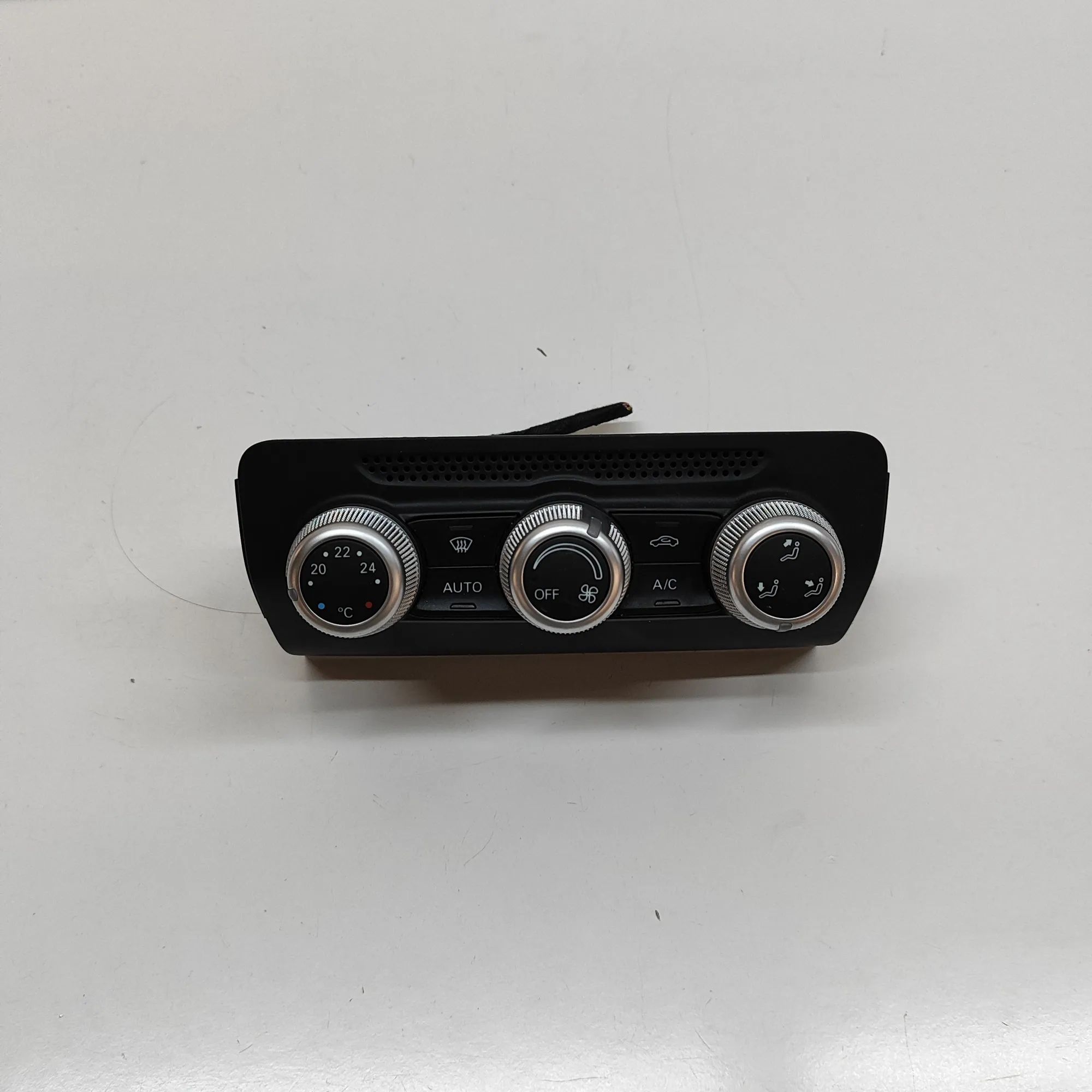 Audi A1 (8X) Climate control unit Climate control unit — AUDI A1 (8X1, 8XK) (2010...