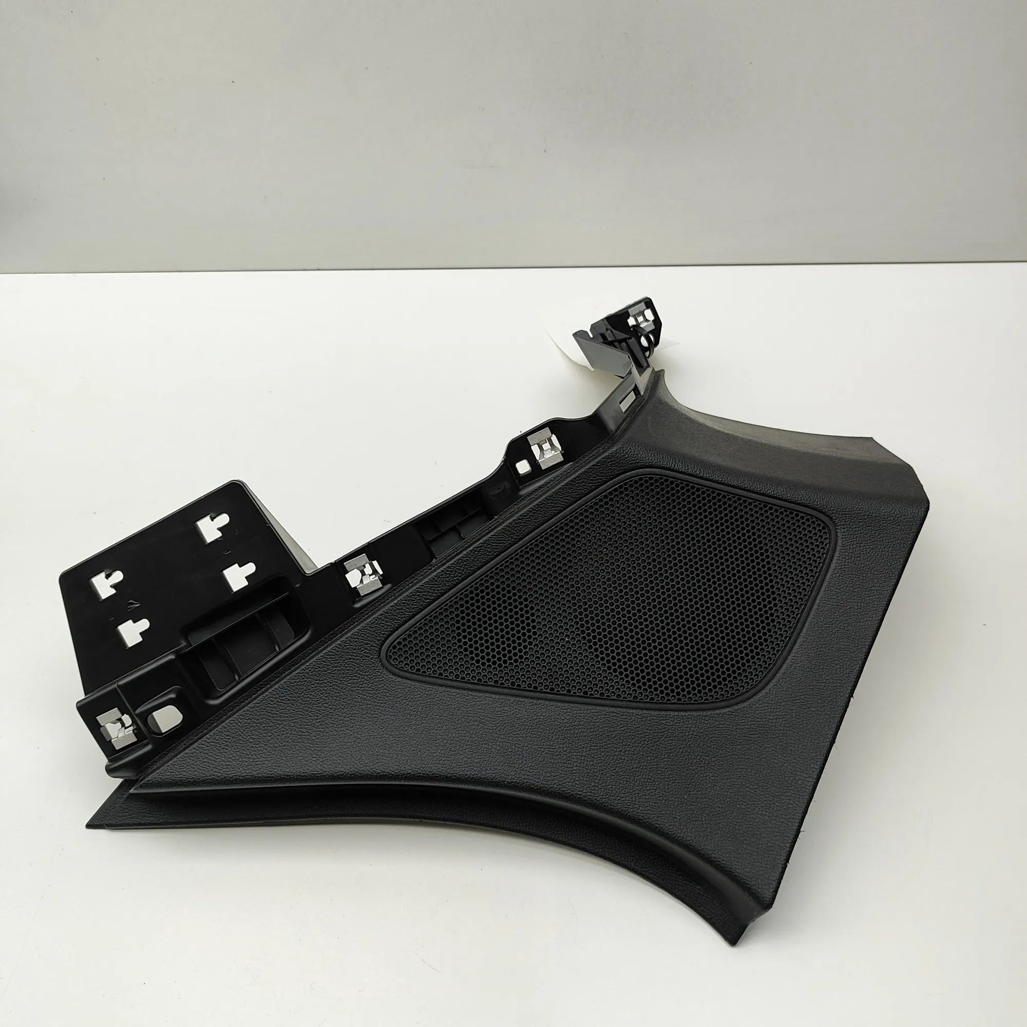 Porsche Cayenne Right Side Pillar Trim Right Side Pillar Trim — PORSCHE CAYENNE (Coupe...