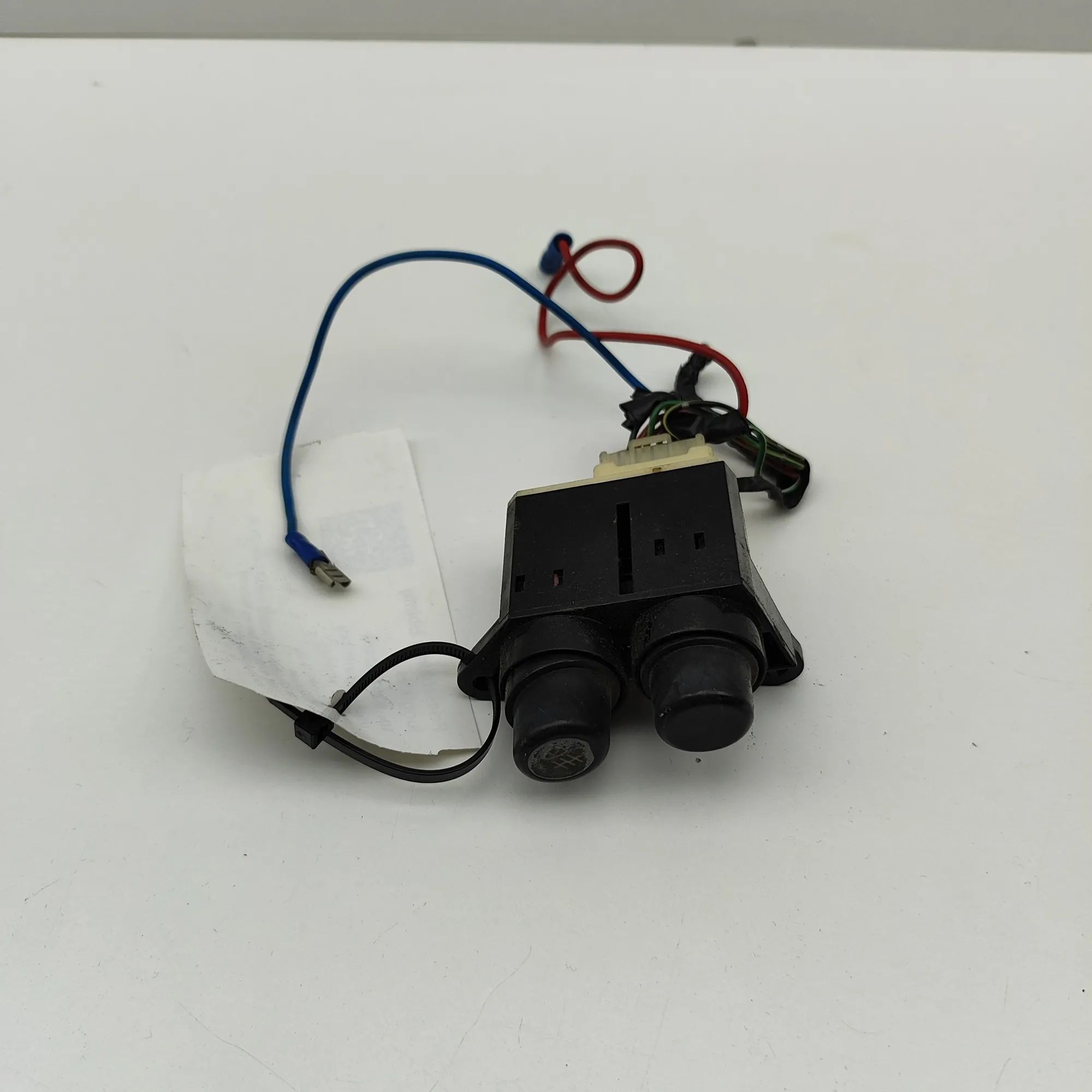 Mitsubishi 3000 GT Udutulede lüliti Fog light switch — MITSUBISHI 3000 (GT Coupe Z1...
