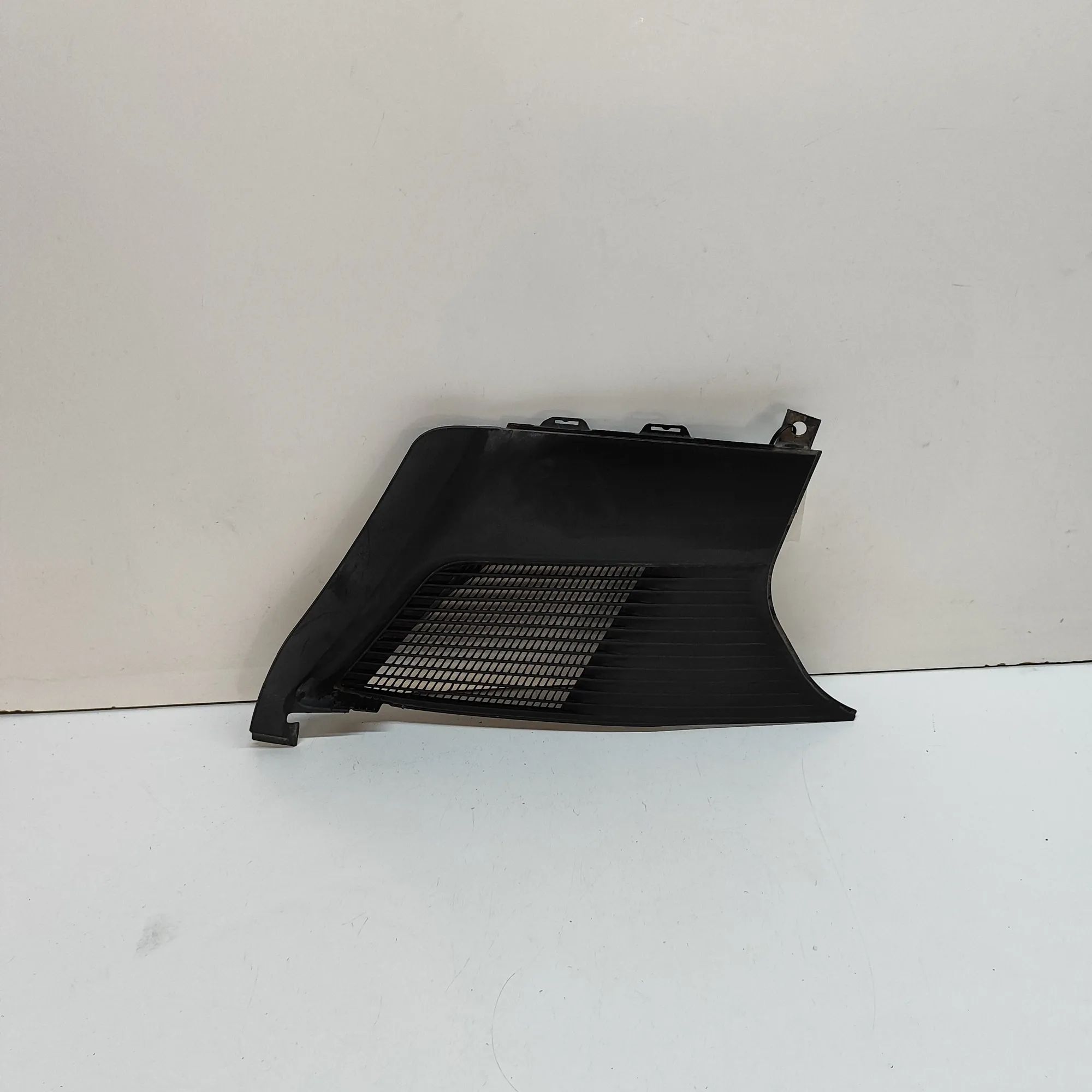 Porsche Cayman (987) Front Wiper Cowl Trim Front Wiper Cowl Trim — PORSCHE CAYMAN (987) (2...
