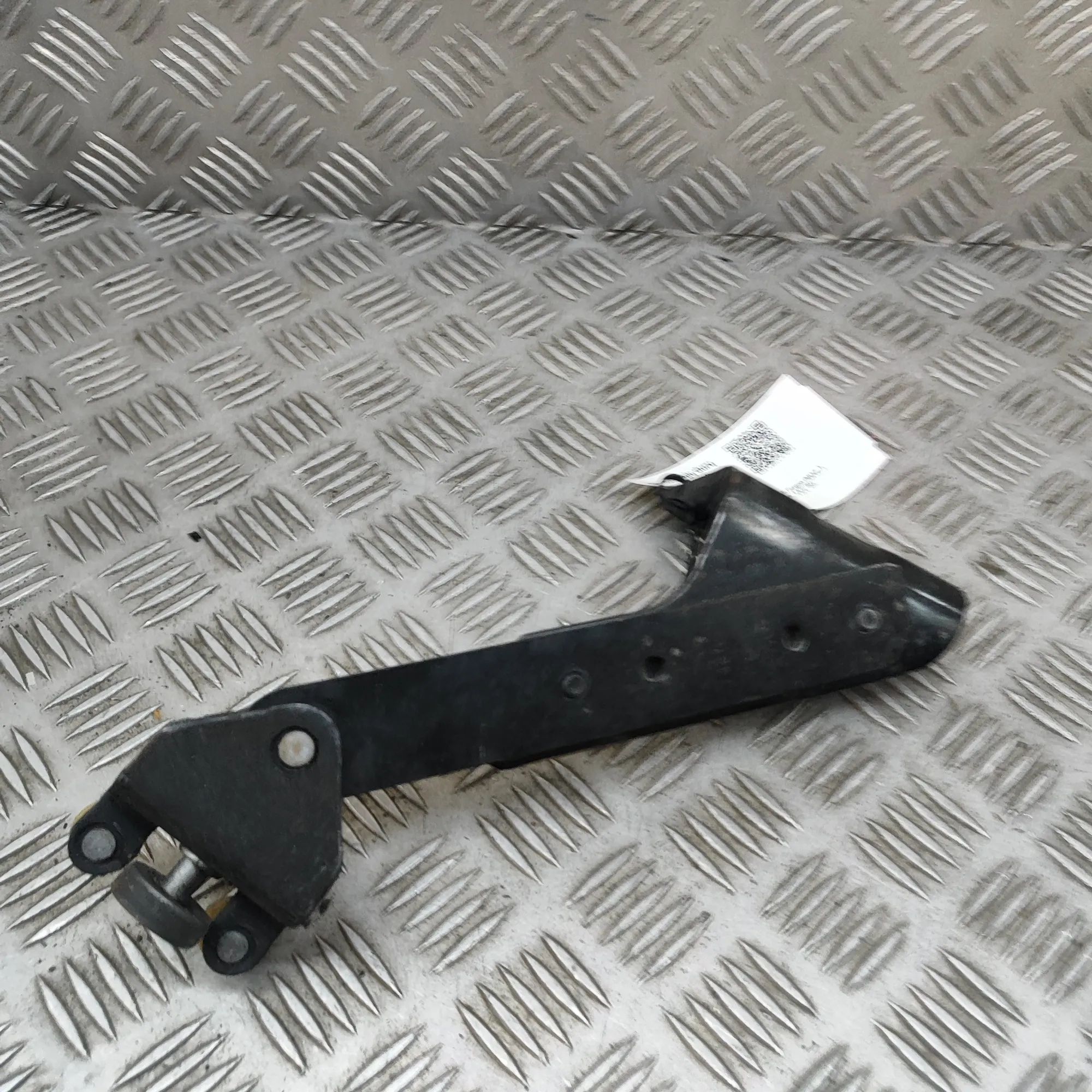 Toyota Proace Lower sliding-door bracket Lower sliding-door bracket — TOYOTA PROACE (Van...