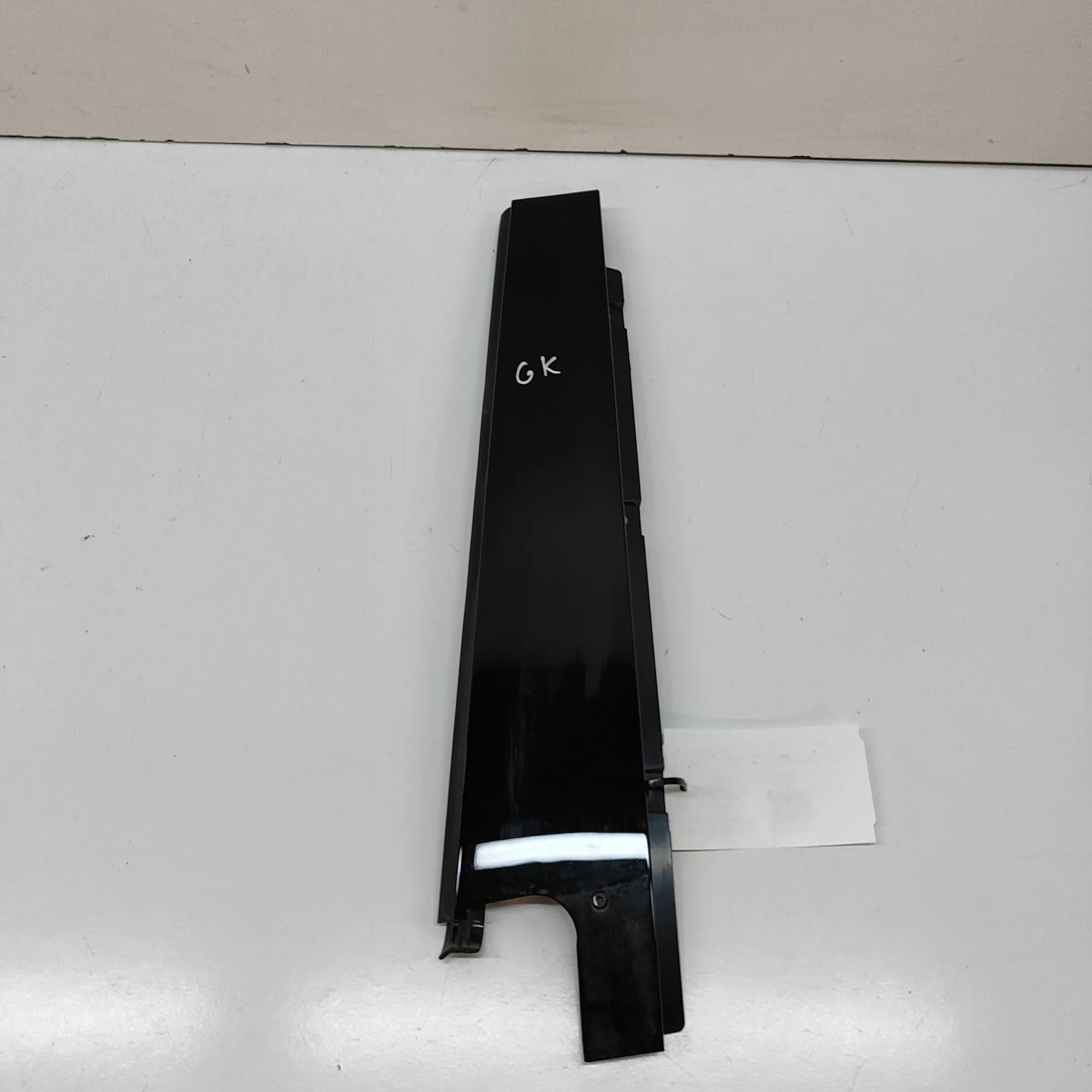 Porsche Cayenne Vertical door trim — rear — left Vertical door trim — rear — left — PORSCHE CAYE...