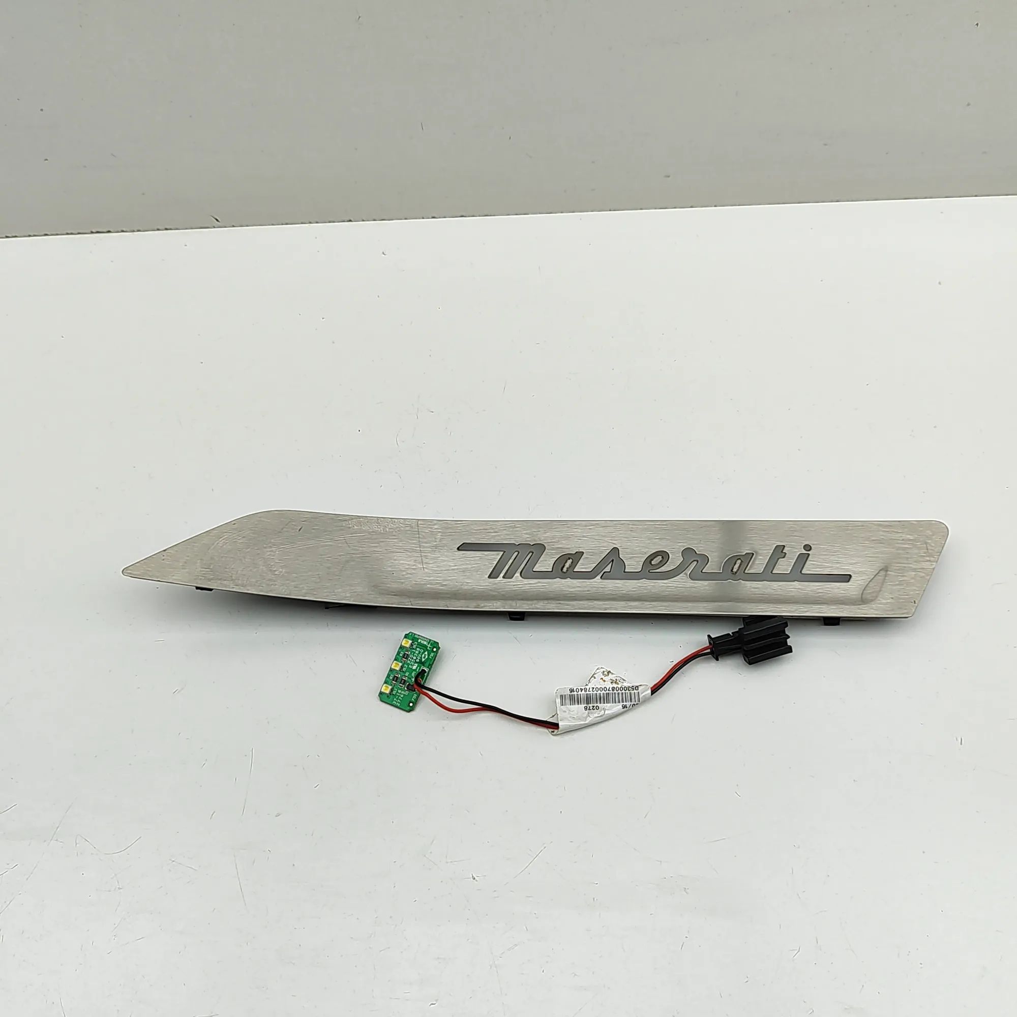 Maserati Levante Sill trim — rear left Sill trim — rear left — MASERATI LEVANTE (SUV M...