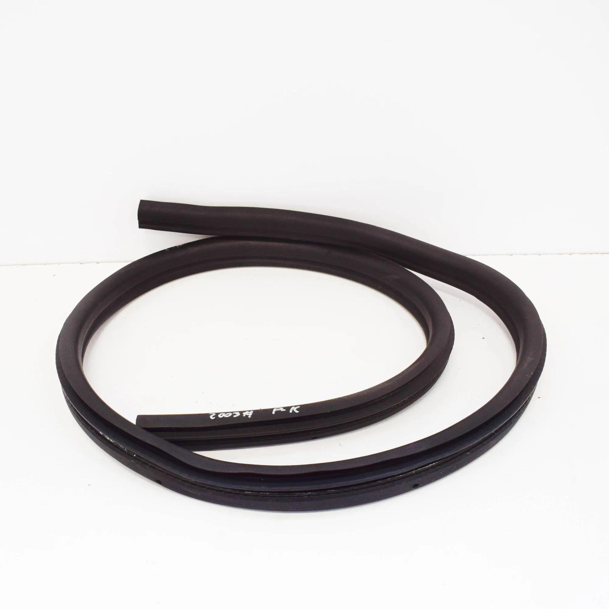 Maserati GranTurismo / GranCabrio Door rubber seal — front left Door rubber seal — front left — MASERATI GRAN (...