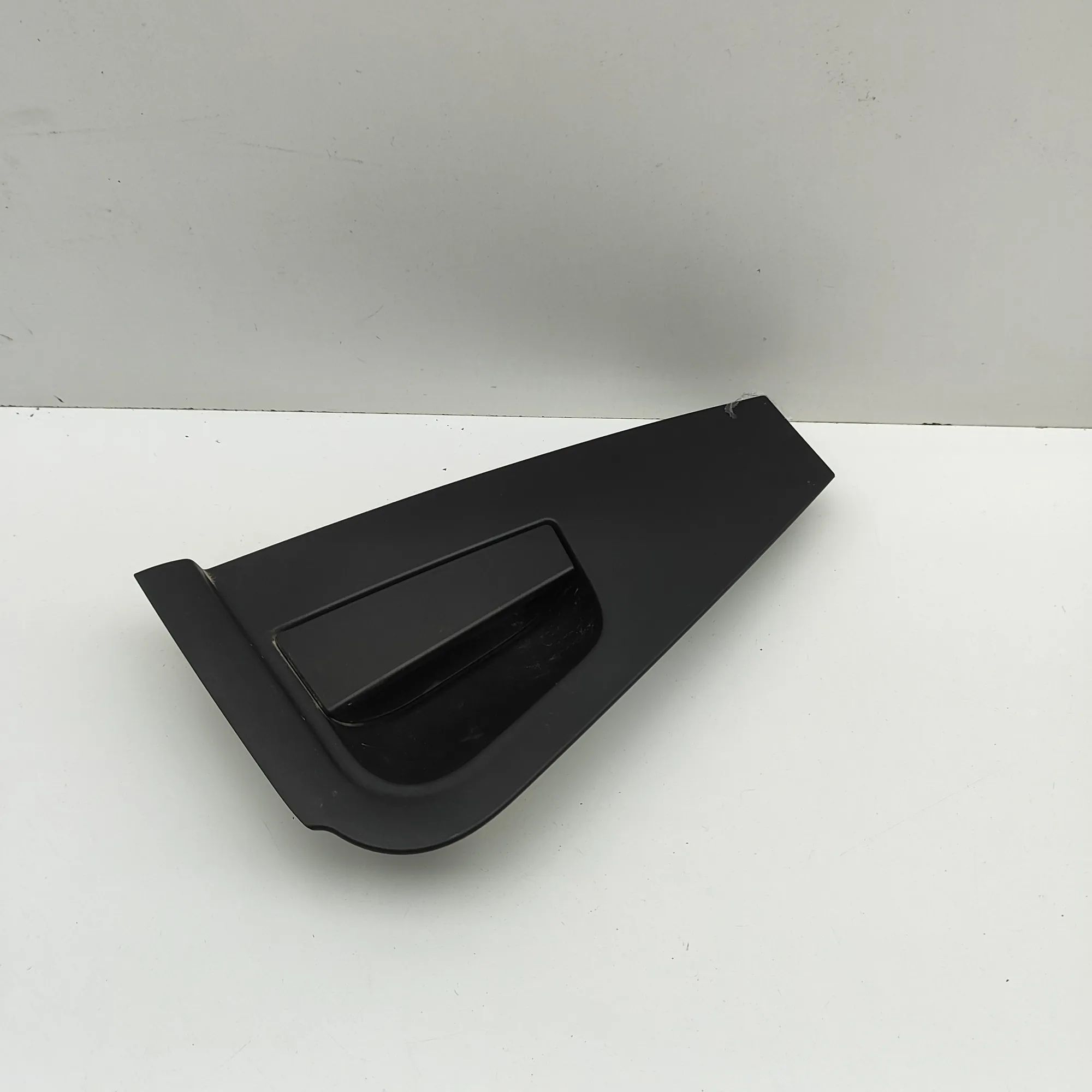 Jeep Avenger Exterior door handle — rear left Exterior door handle — rear left — JEEP AVENGER...